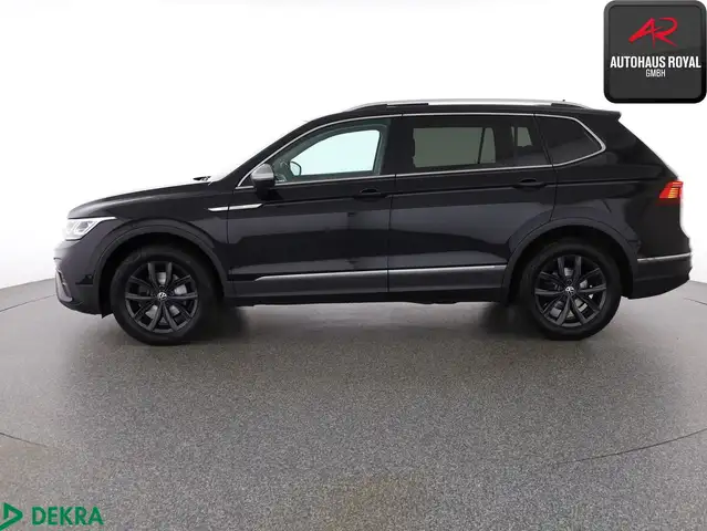 Volkswagen Tiguan Allspace view 2