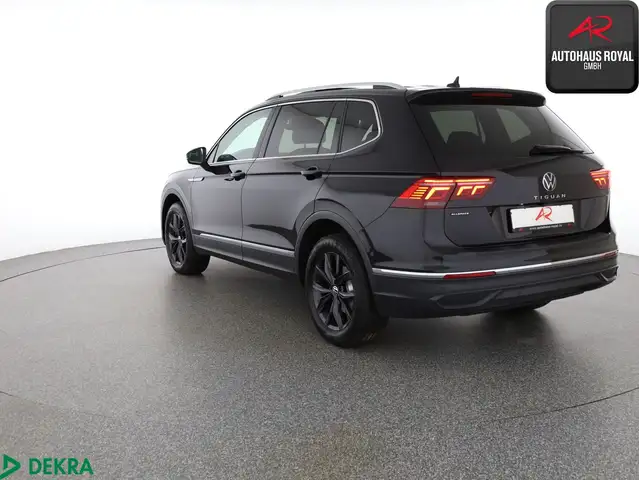 Volkswagen Tiguan Allspace view 3
