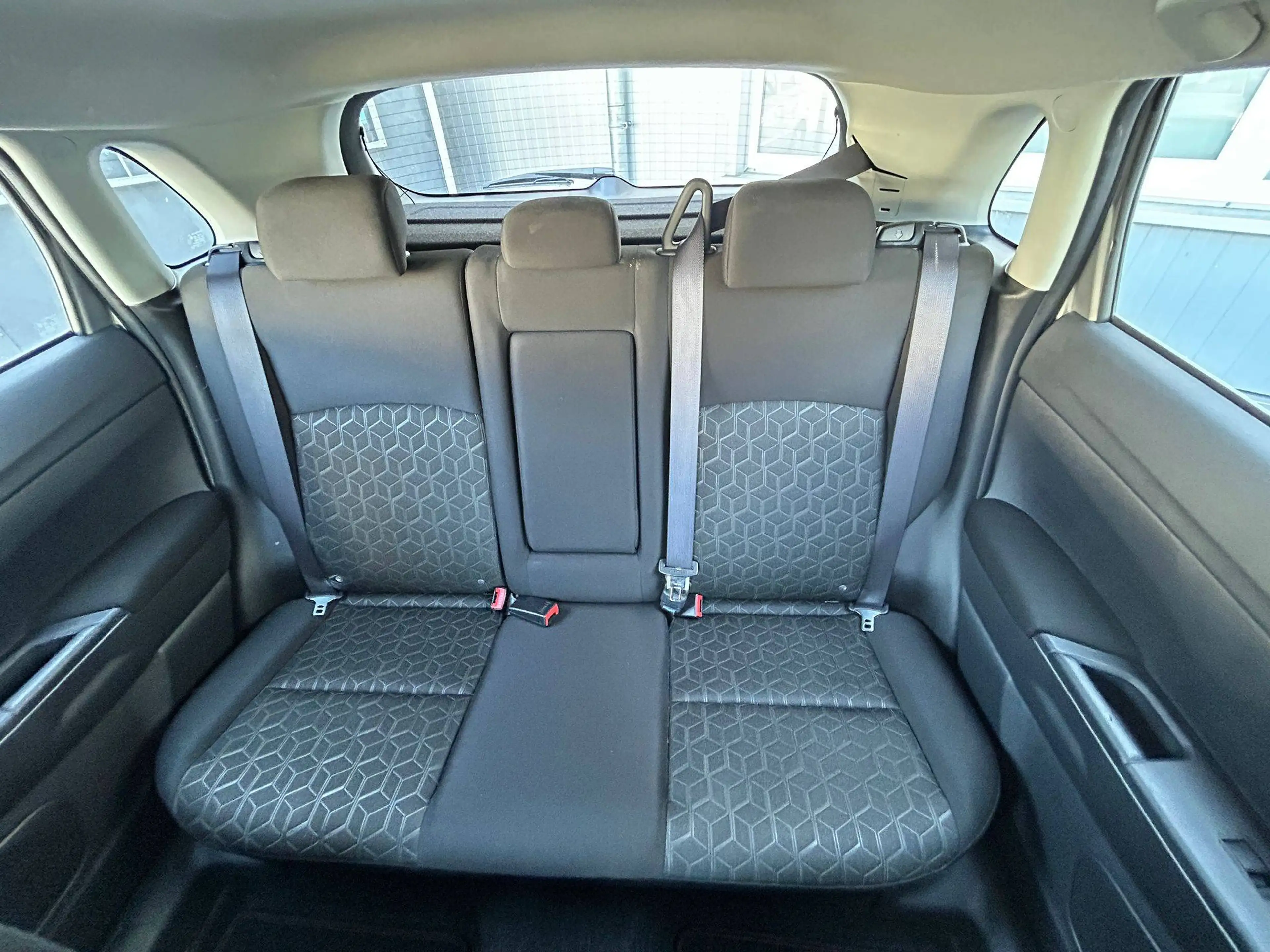 Mitsubishi ASX 2.0 150PS 1-Jahre Garantie Klima Carplay Navi Rückfahrkamera — photo 10