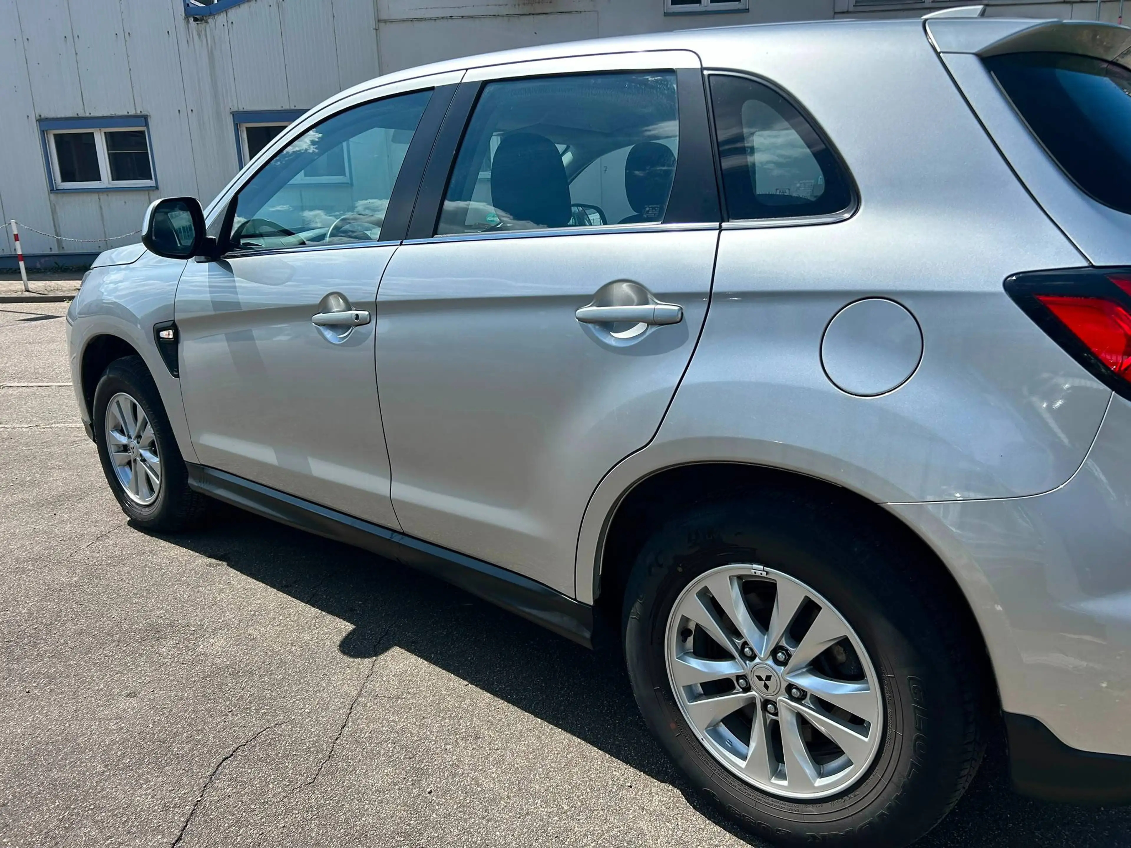 Mitsubishi ASX 2.0 150PS 1-Jahre Garantie Klima Carplay Navi Rückfahrkamera — photo 6