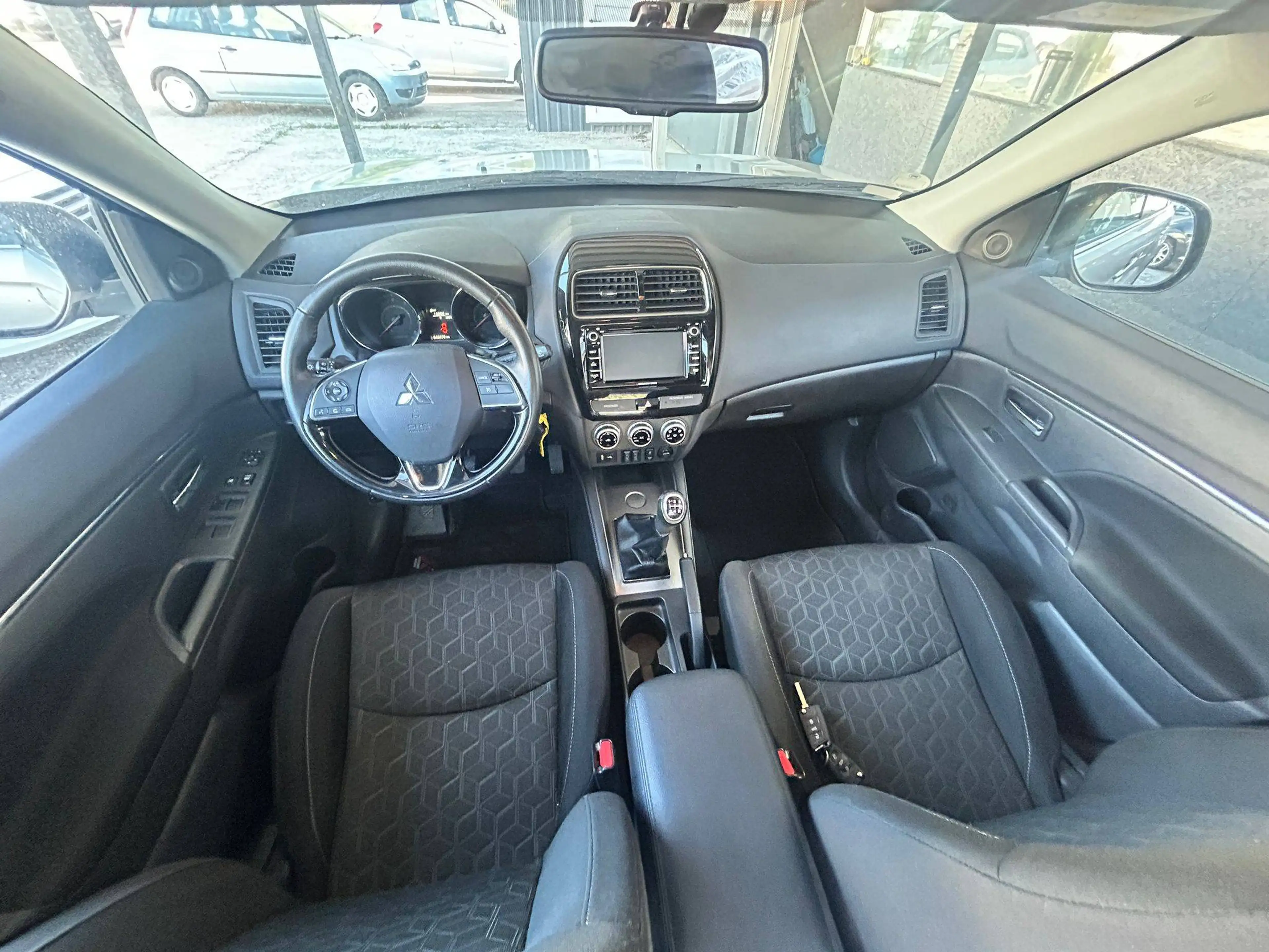 Mitsubishi ASX 2.0 150PS 1-Jahre Garantie Klima Carplay Navi Rückfahrkamera — photo 14