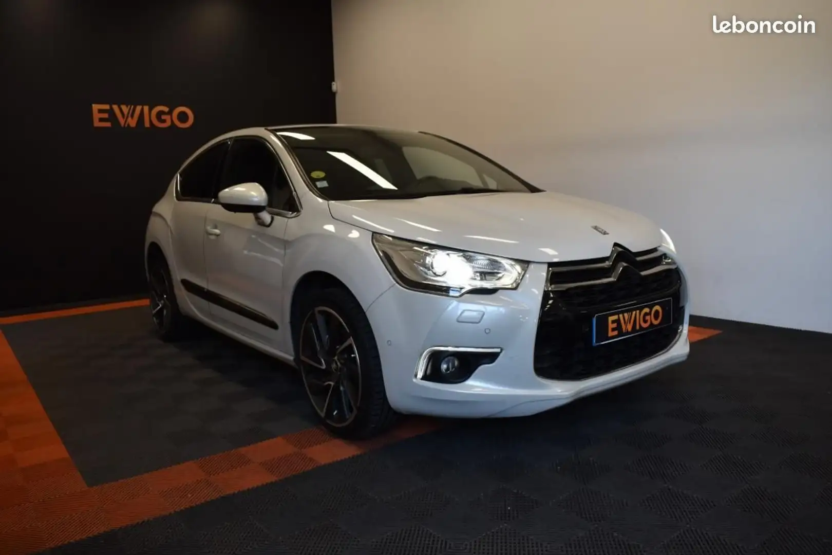 DS Automobiles DS 4 2.0 HDI 163ch SPORT CHIC 1ÈRE MAIN SURÉQUIPÉE SUIV Blanco - 1