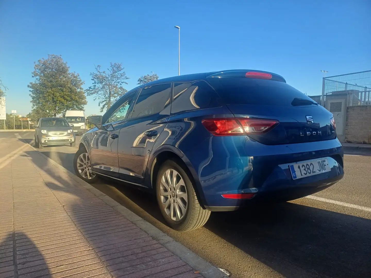 SEAT Leon 2.0 TDI 150 Start/Stop FR DSG6 Bleu - 1