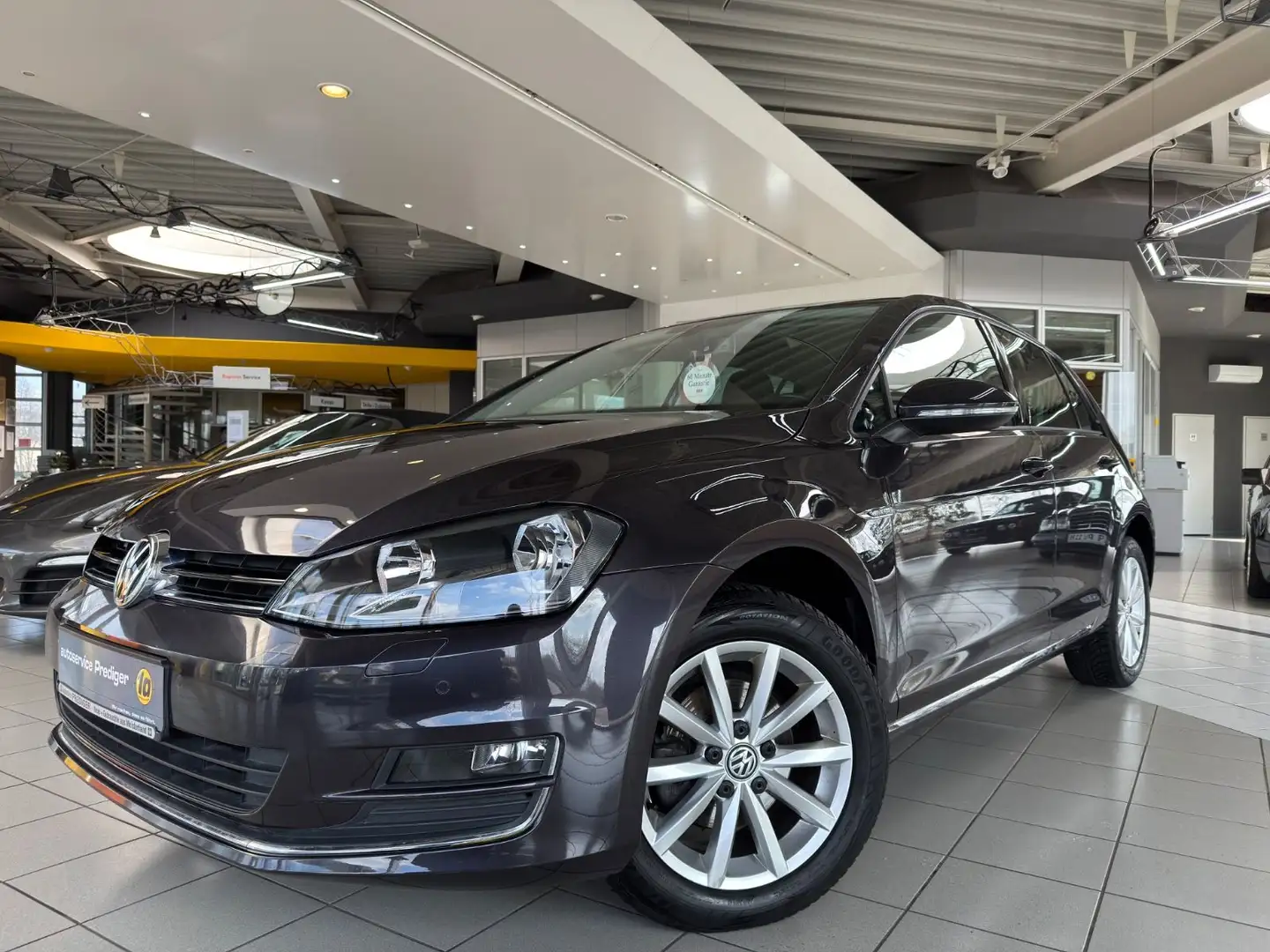Volkswagen Golf VII Lim. Lounge BMT*Standheizung*PDC* Grau - 1