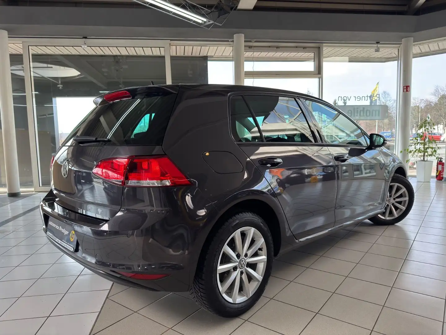 Volkswagen Golf VII Lim. Lounge BMT*Standheizung*PDC* Grau - 2