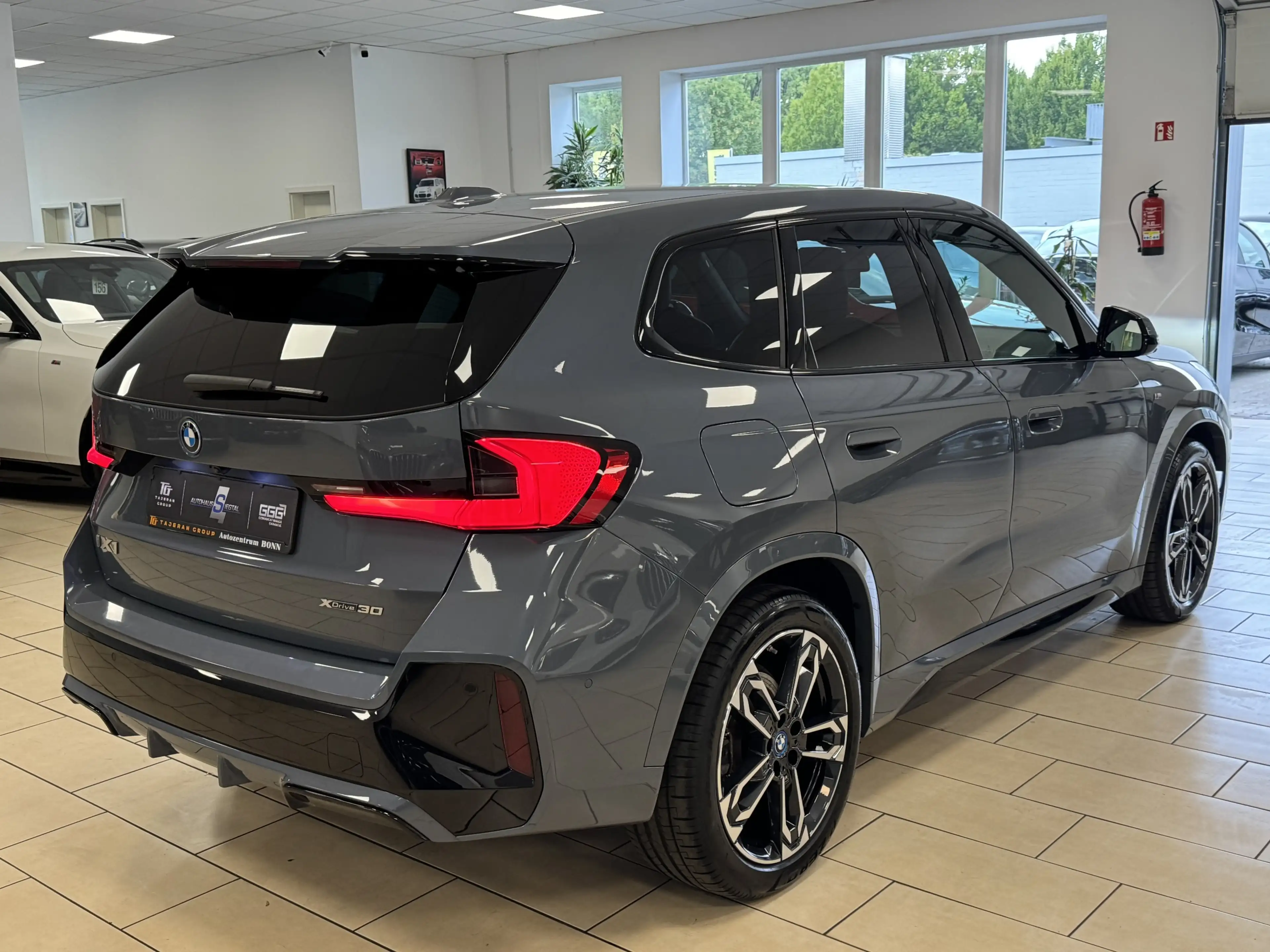 BMW X1 30 xDrive M-Paket*HUD*Leder*LED*ACC*Memory — photo 5