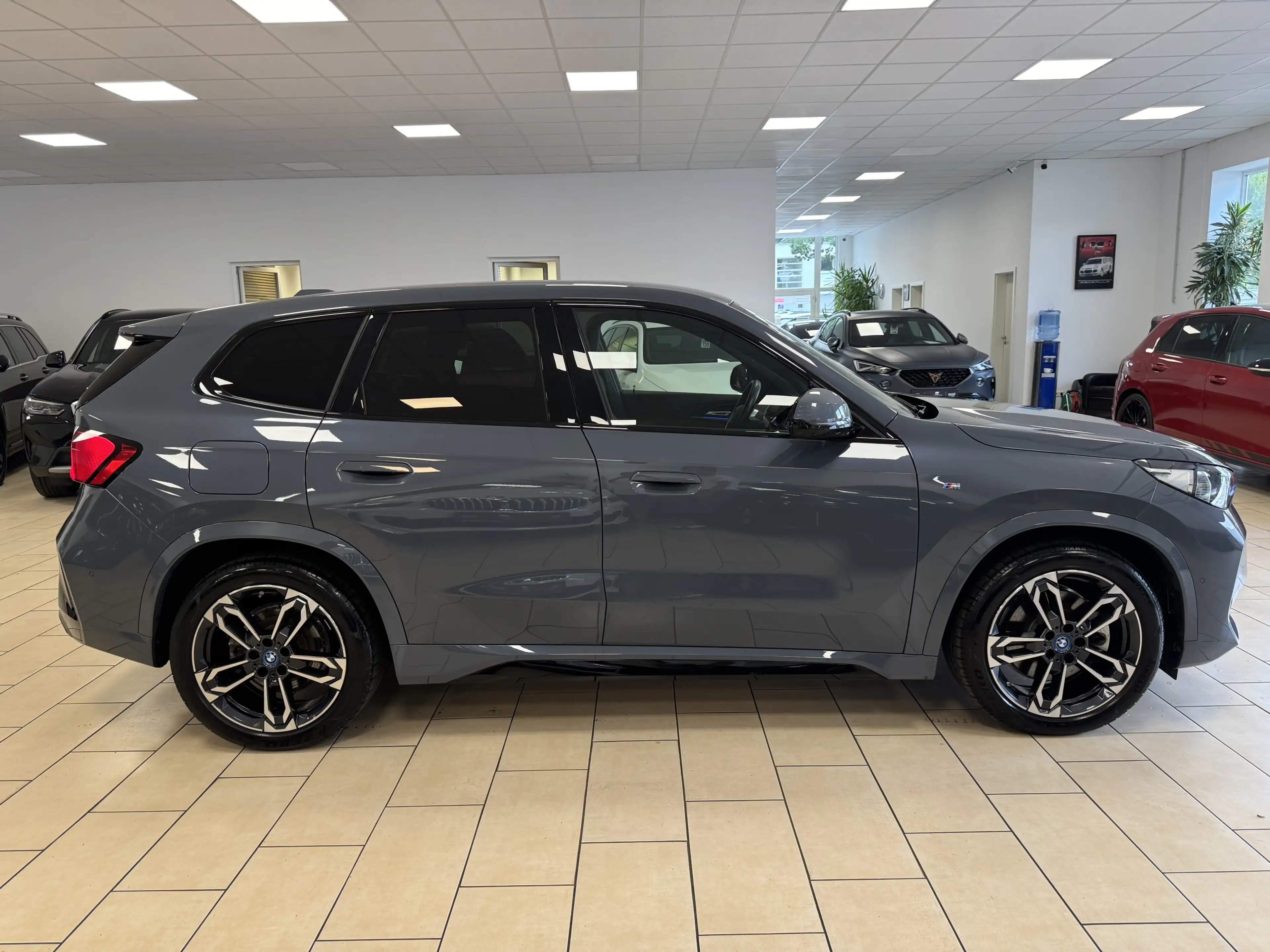 BMW X1 30 xDrive M-Paket*HUD*Leder*LED*ACC*Memory — photo 4