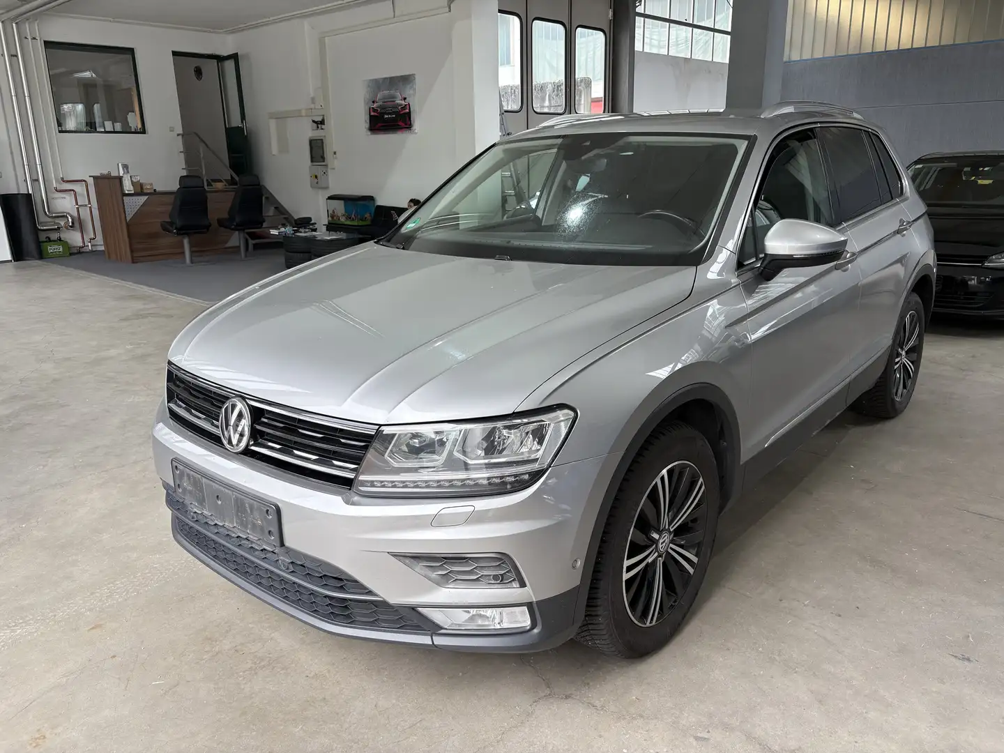 Volkswagen Tiguan 2.0 TDI DSG Comfortline 4Motion Navi LED AHK Grigio - 1