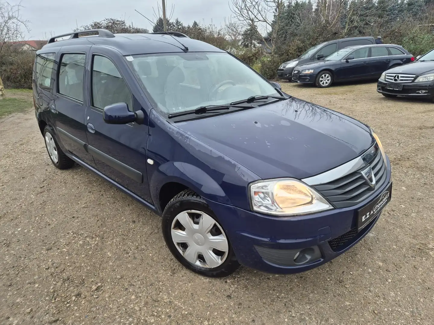 Dacia Logan Laureate Blau - 1