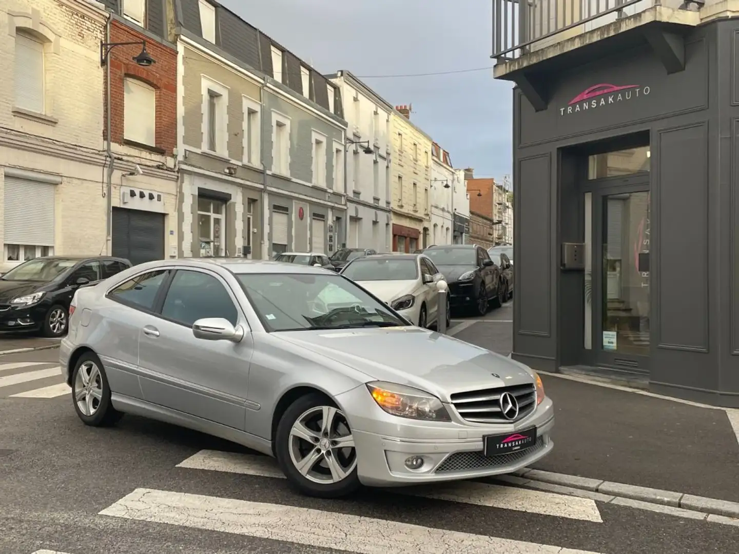 Mercedes-Benz CLC 180/ CARPLAY / SIEGES CHAUFFANTS Gris - 1