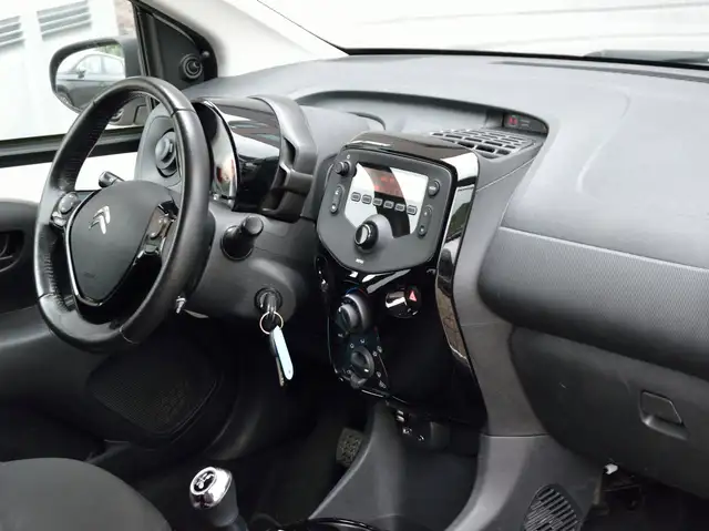 Citroen C1 view 9