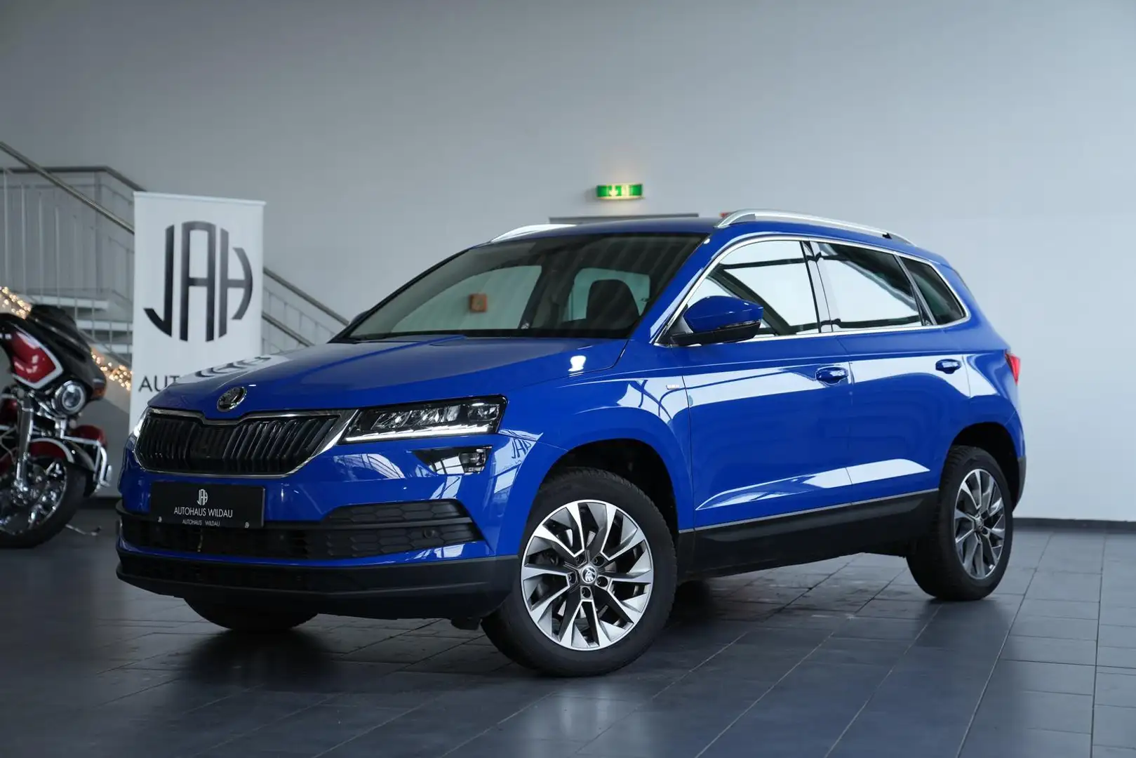 Skoda Karoq Clever *AUTOMATIK*TEMP*SHZ*AHK* Blau - 1