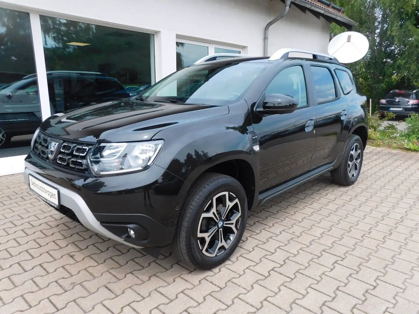Dacia Duster II Celebration 4WD Schwarz - 1