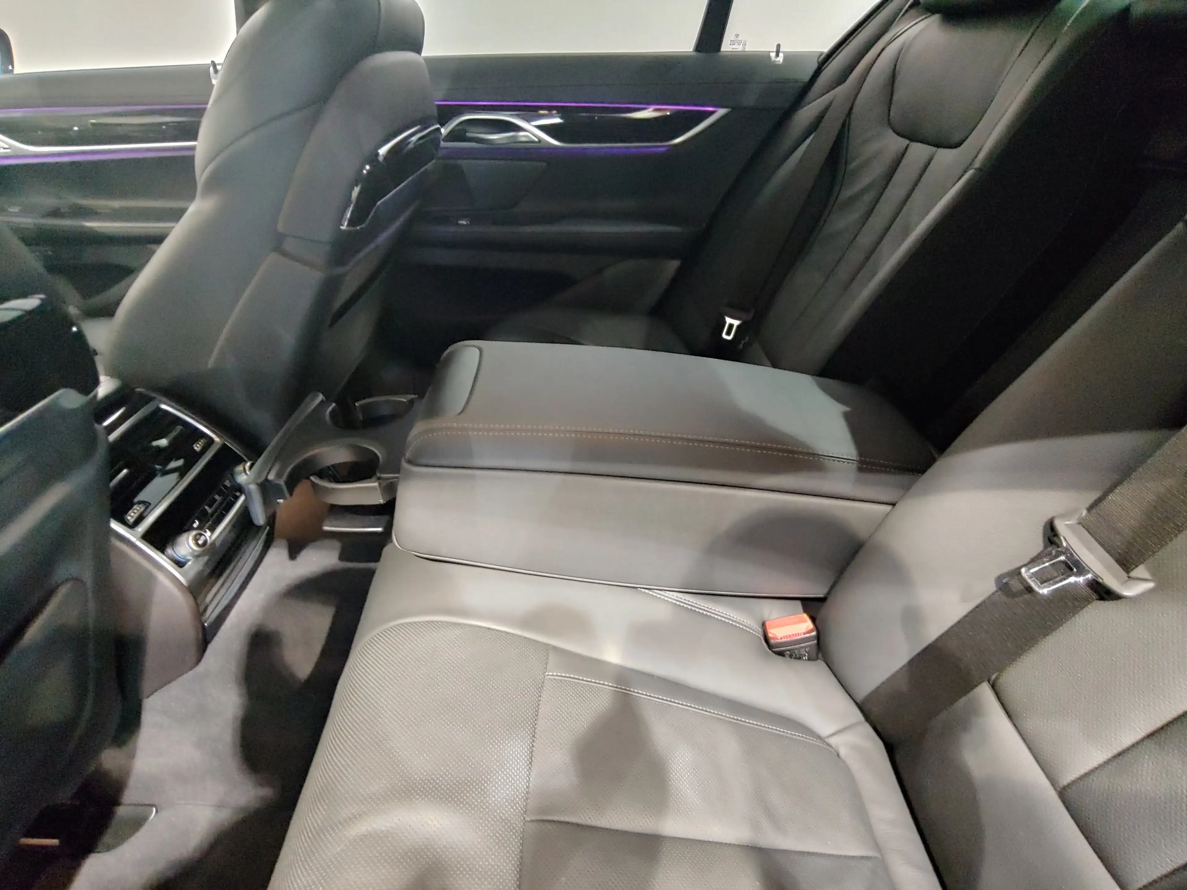 BMW 730 d xDrive — photo 13