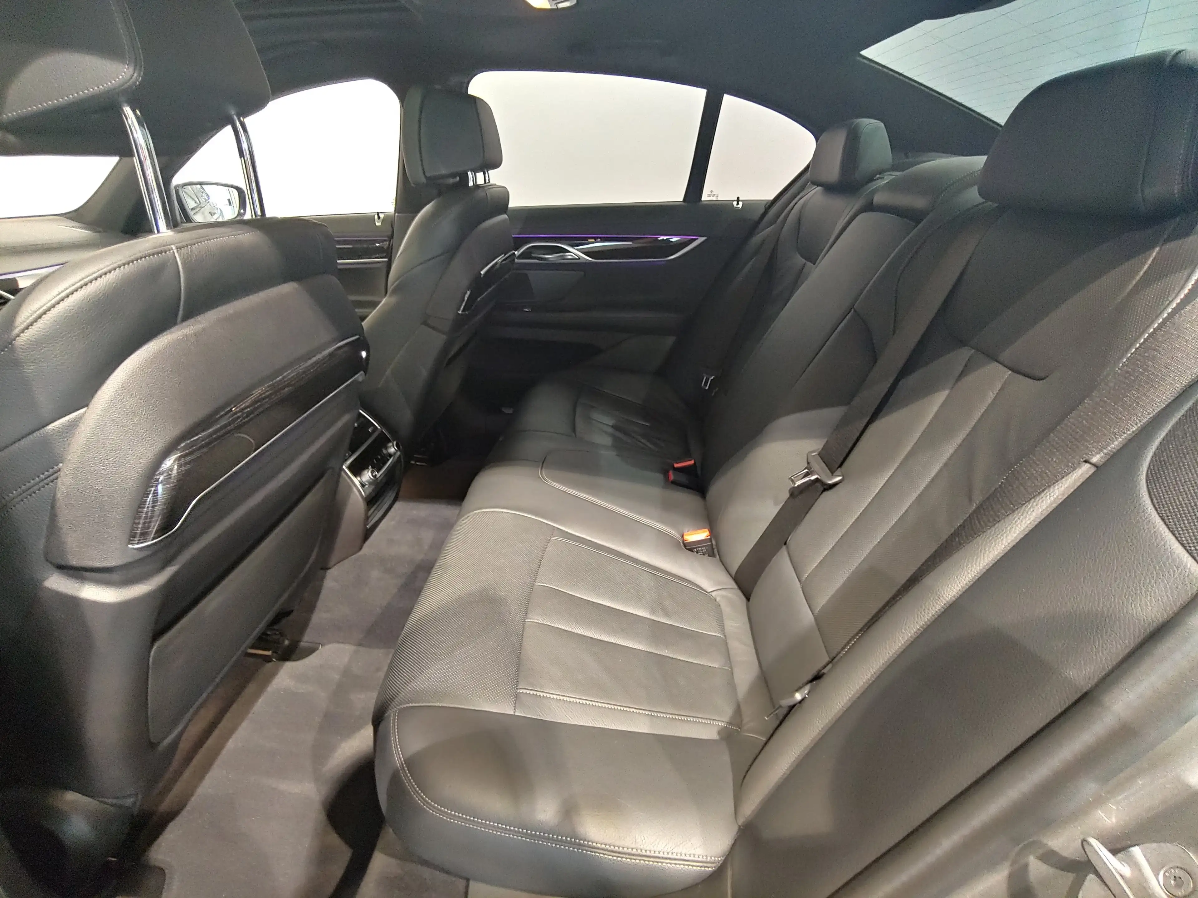 BMW 730 d xDrive — photo 12