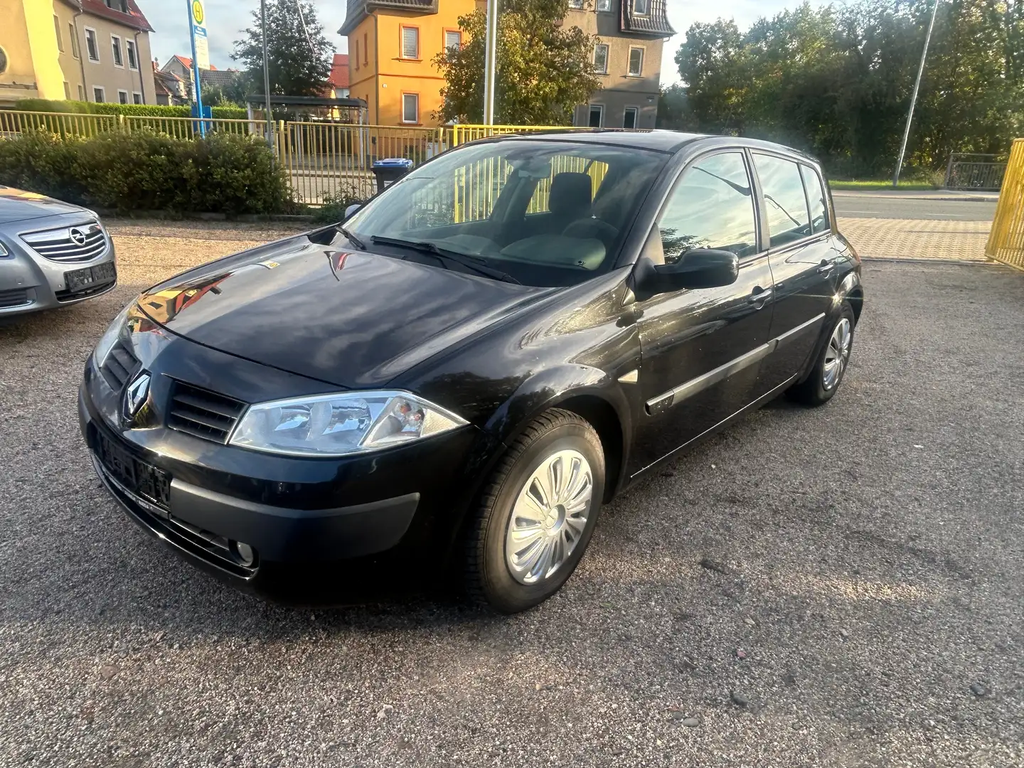 Renault Megane Megane Fließheck  5-Türer 1.6 Schwarz - 1