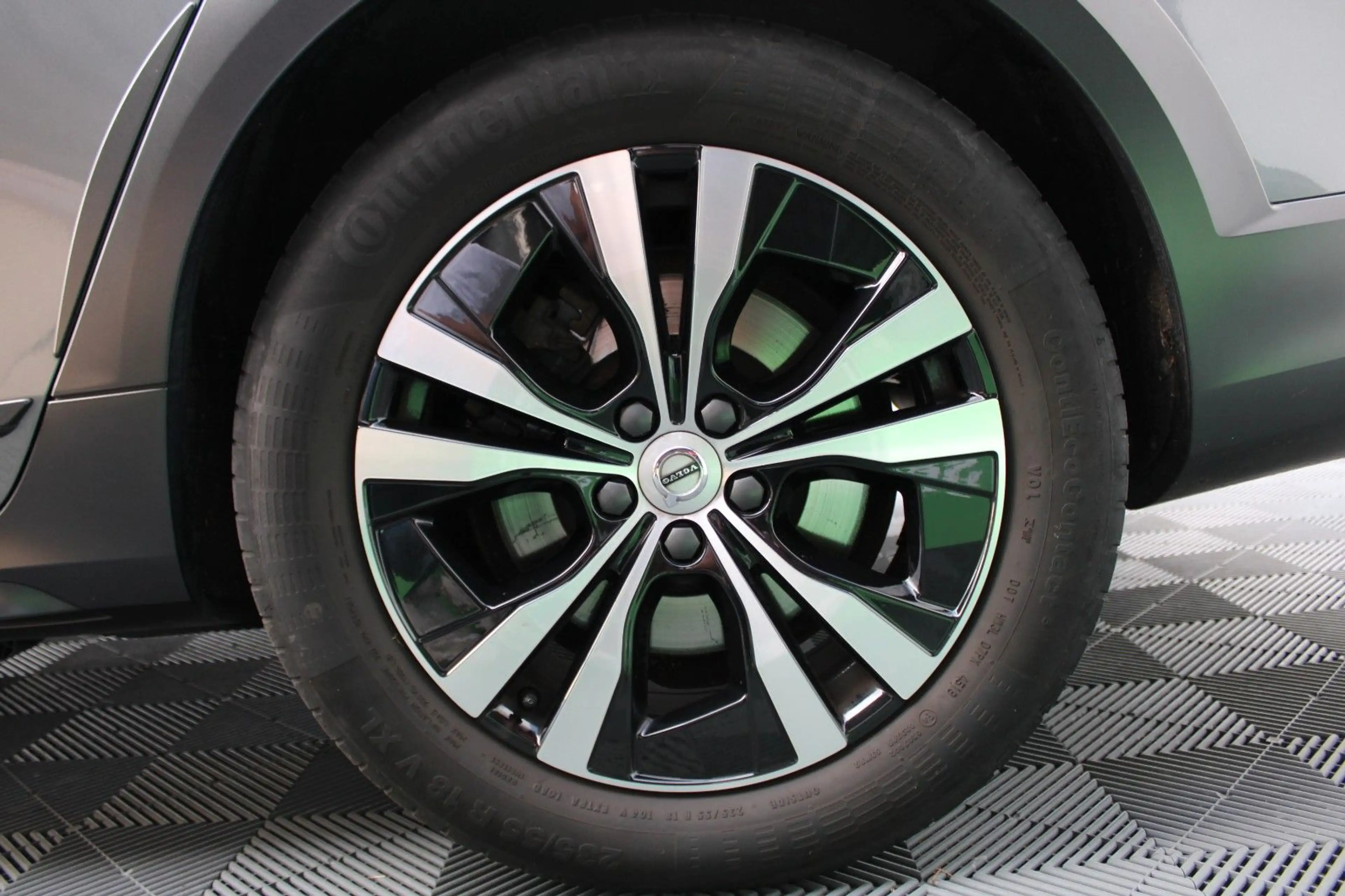 Volvo V90 Cross Country Pro AWD — photo 4