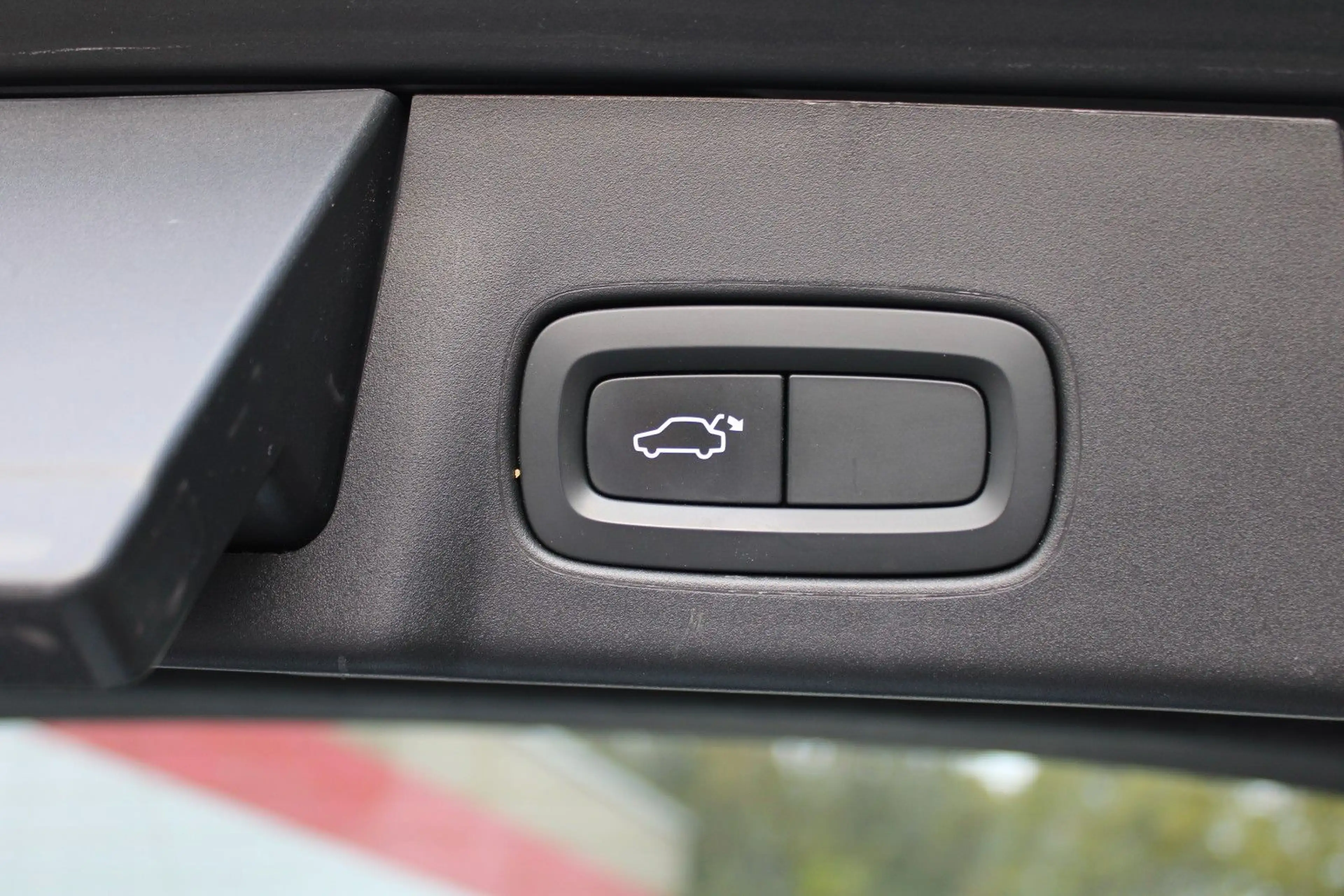 Volvo V90 Cross Country Pro AWD — photo 14