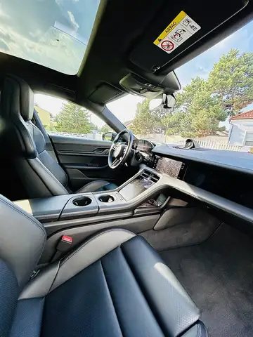 Porsche Taycan 4 Cross Turismo 83,7kWh Ansicht 22