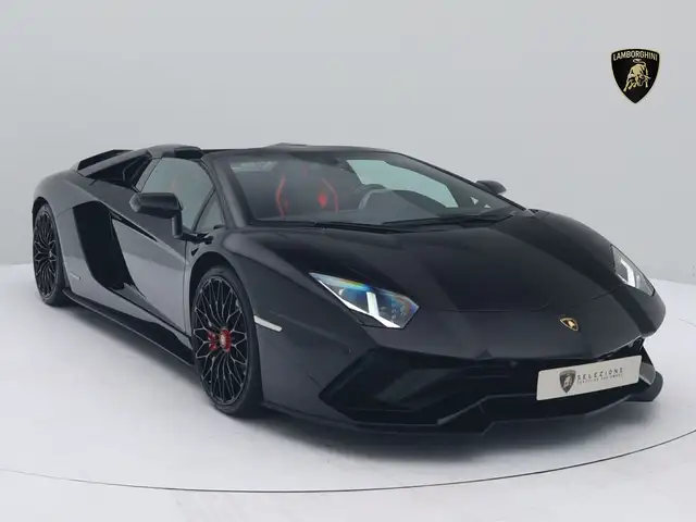 Lamborghini Aventador S Roadster NERO ALDEBARAN I CARBON INTERIEUR
