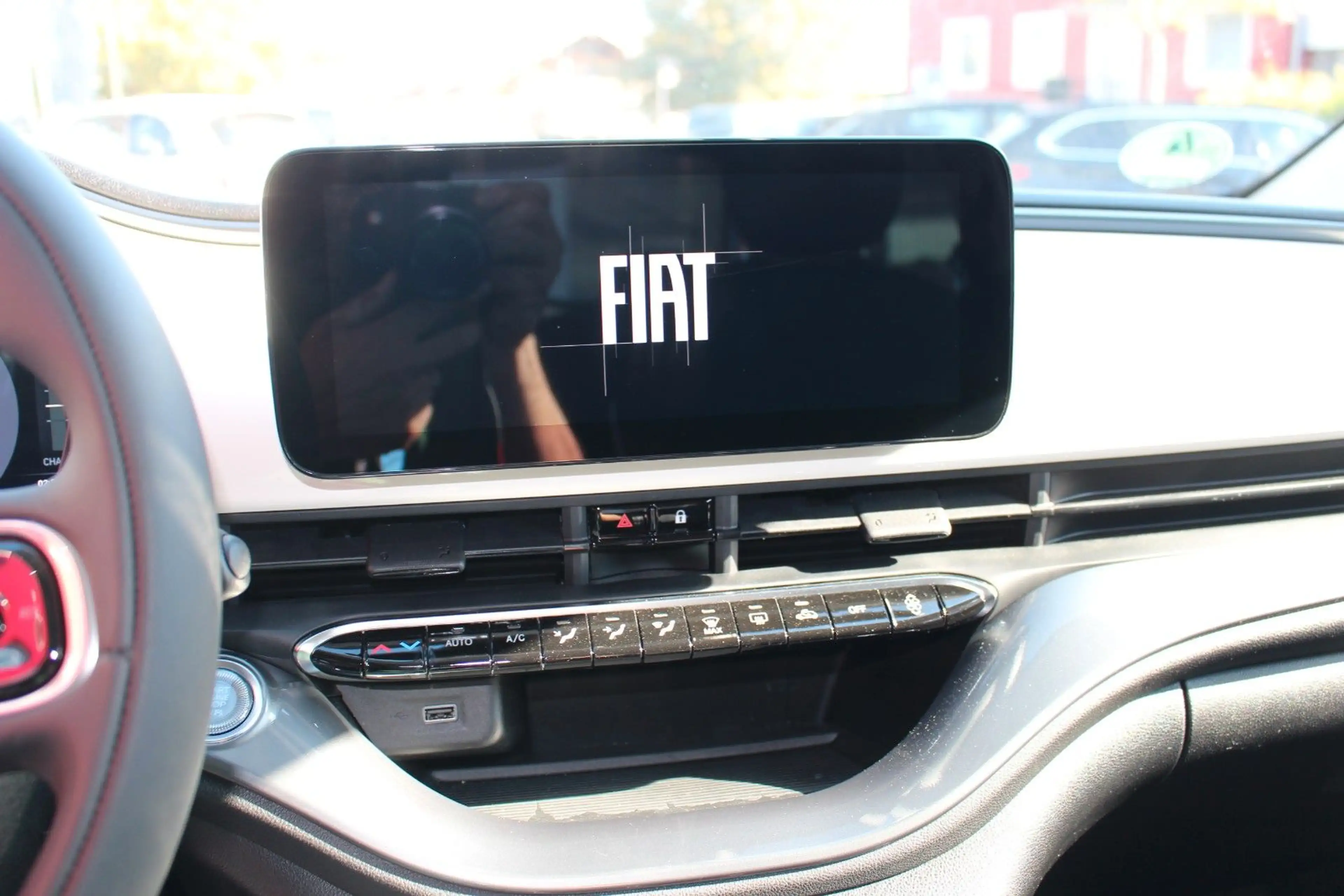 Fiat 500e CARPLAY/ SOH 95,3% — photo 9