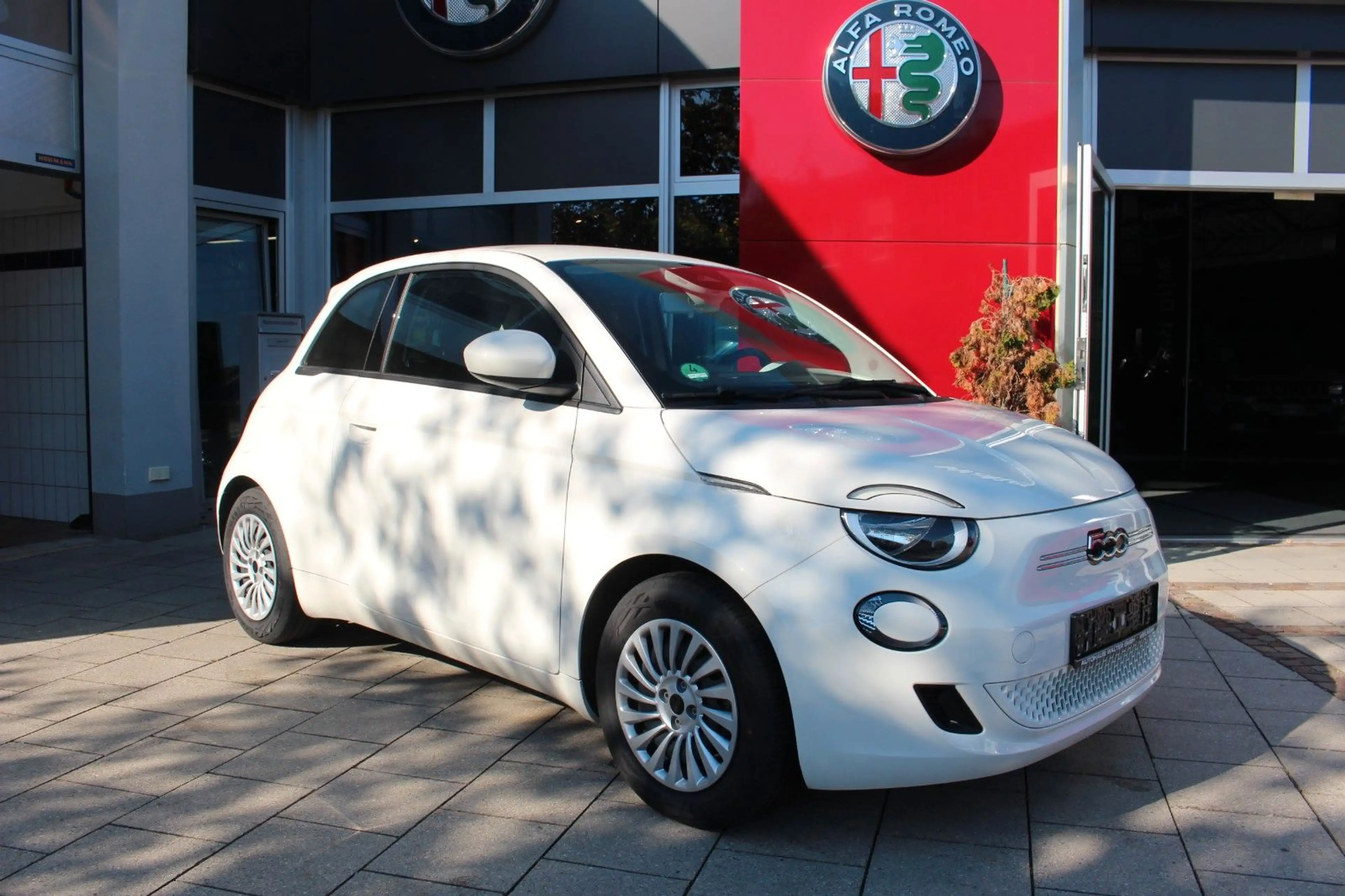 Fiat 500e CARPLAY/ SOH 95,3% — photo 3