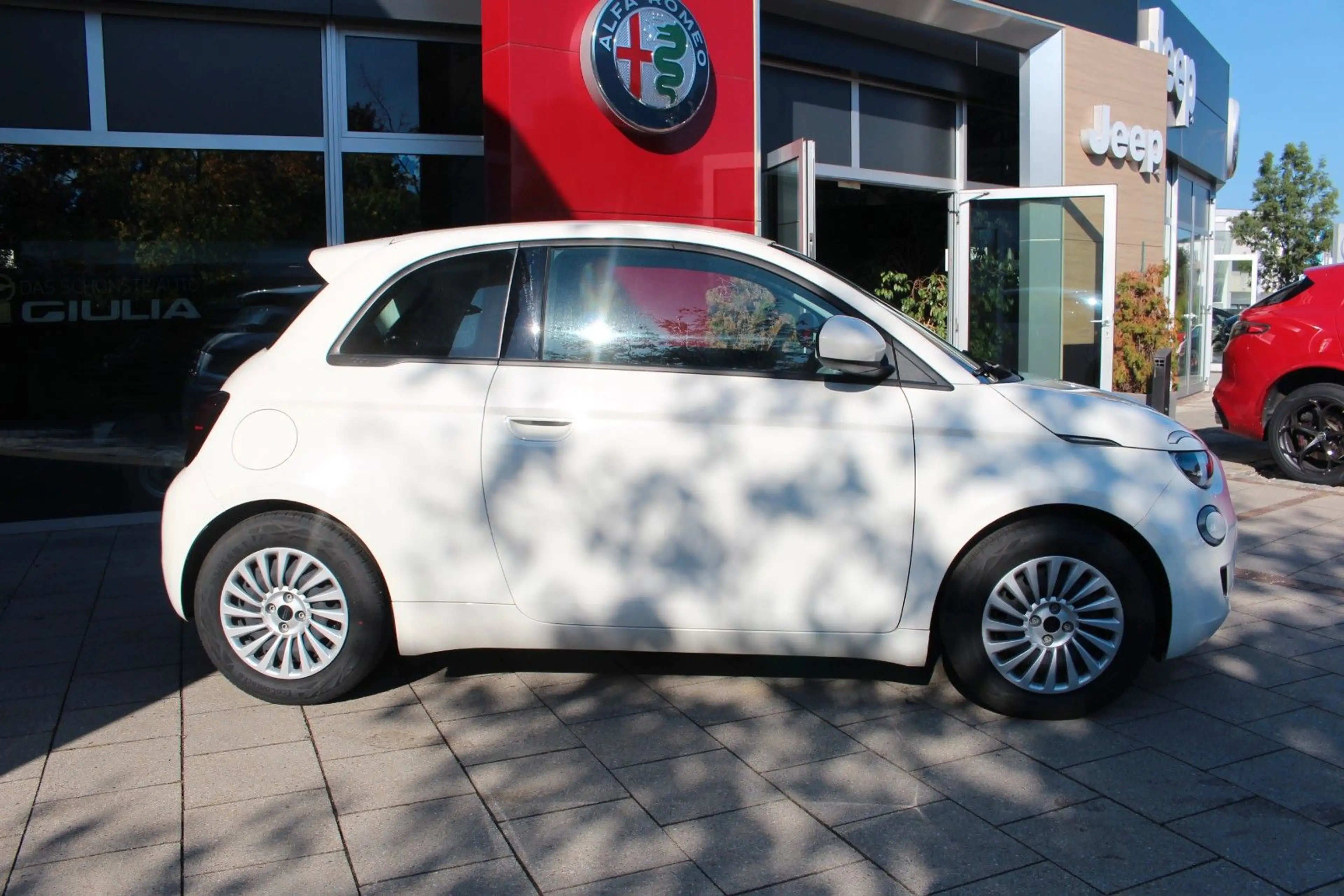 Fiat 500e CARPLAY/ SOH 95,3% — photo 4
