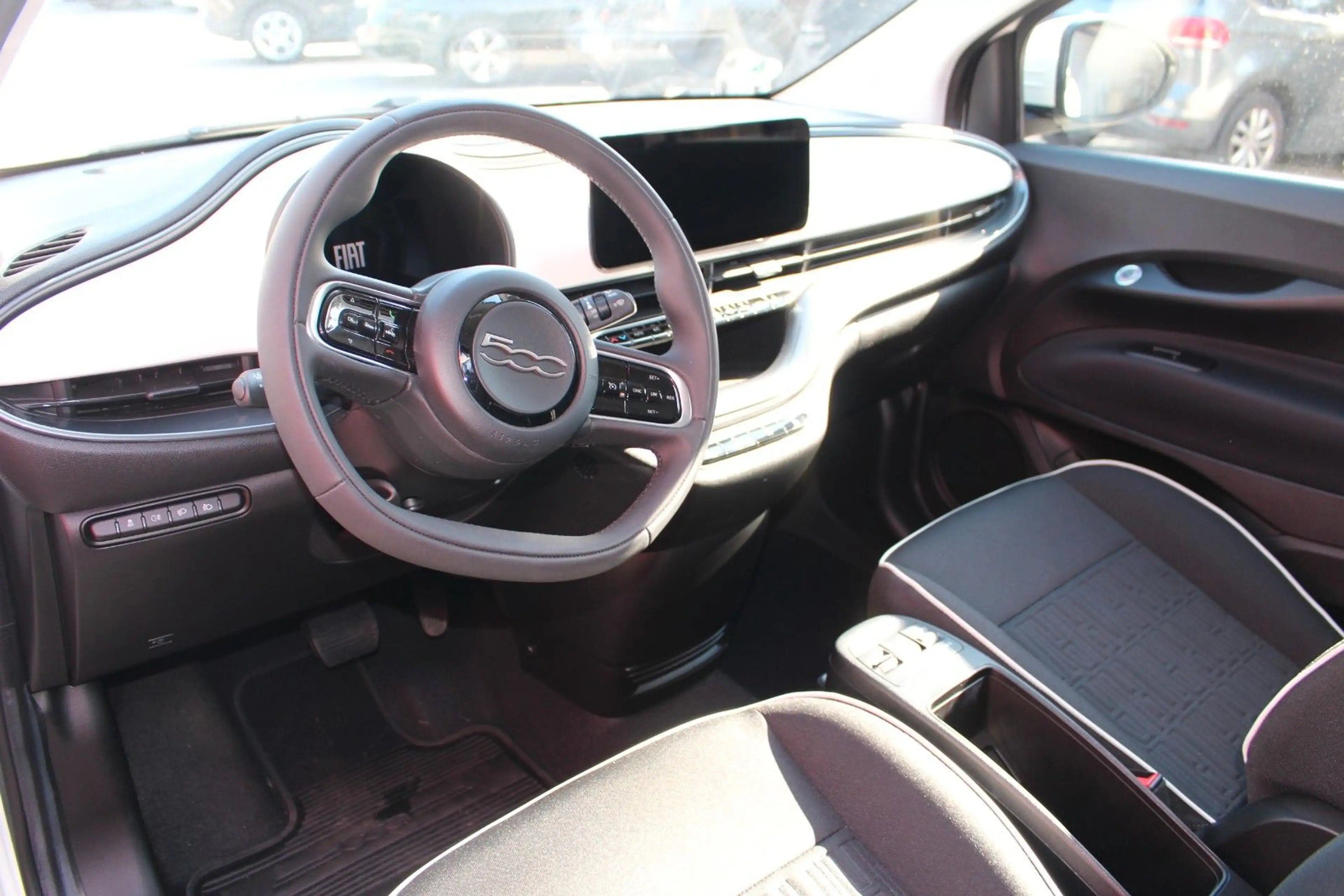 Fiat 500e CARPLAY/ SOH 95,3% — photo 8
