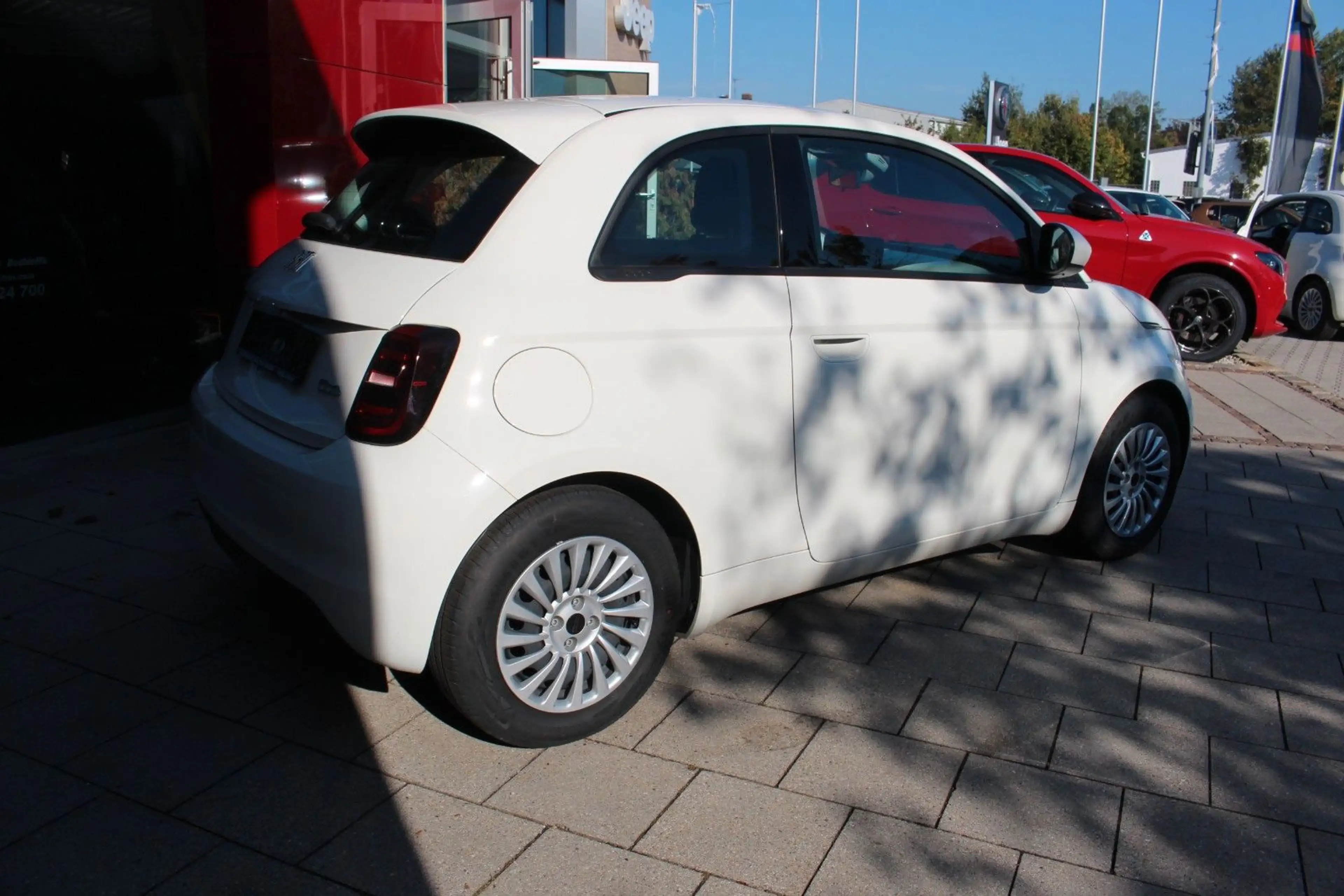 Fiat 500e CARPLAY/ SOH 95,3% — photo 5