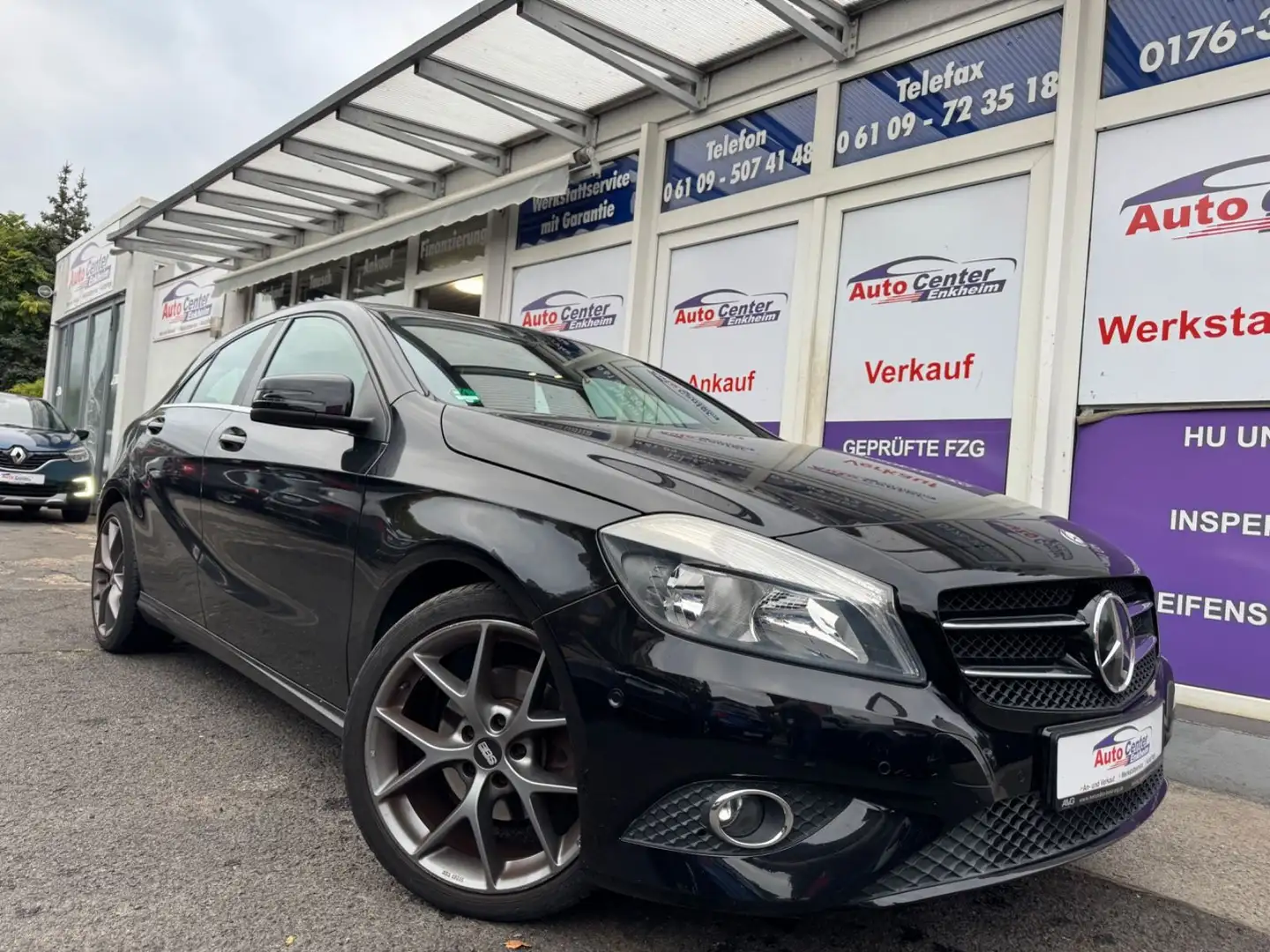 Mercedes-Benz A 180 *Navi*PDC*Alu*Teilleder* Schwarz - 1