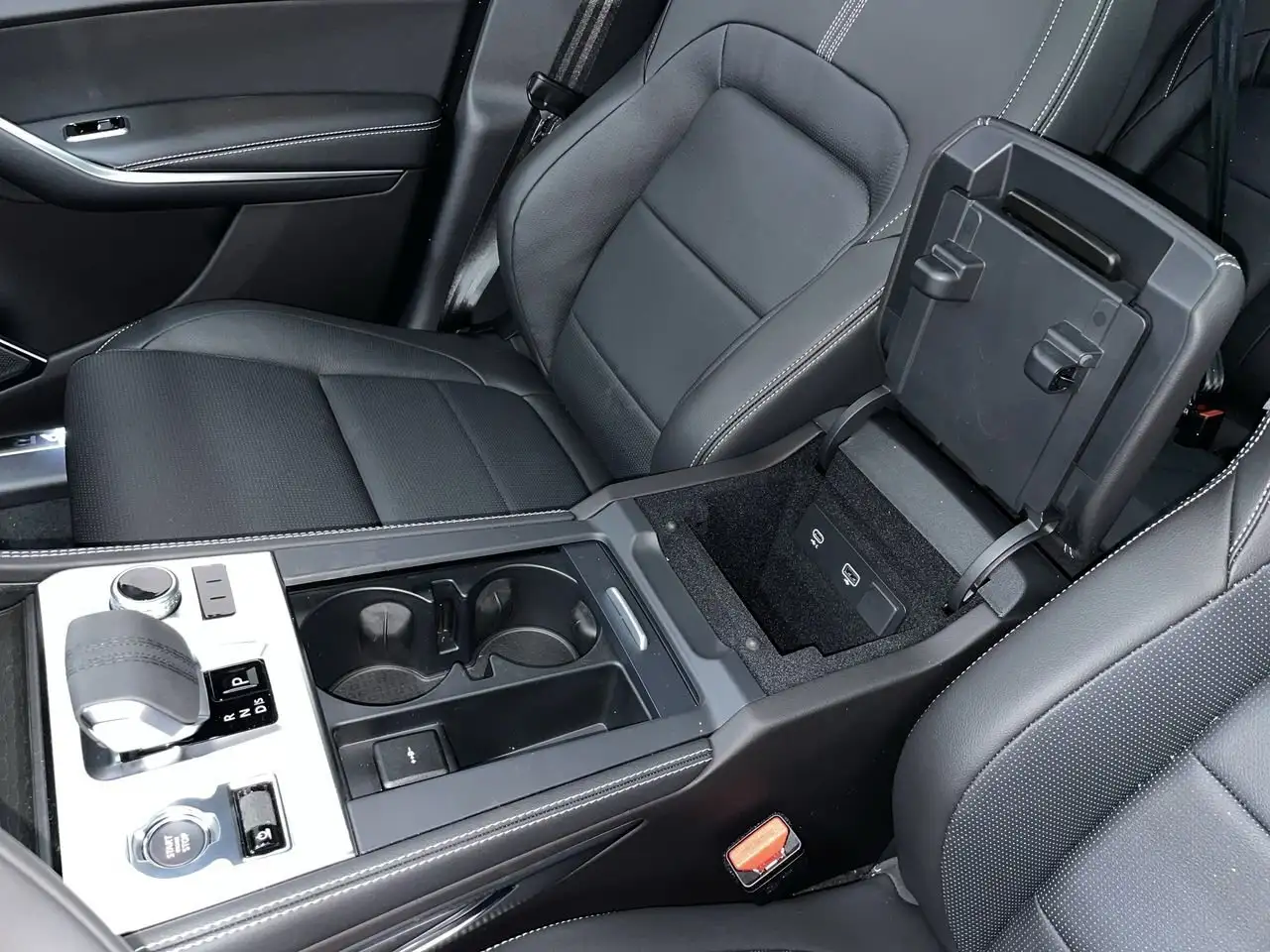 Jaguar F-Pace снимка Jaguar F-Pace