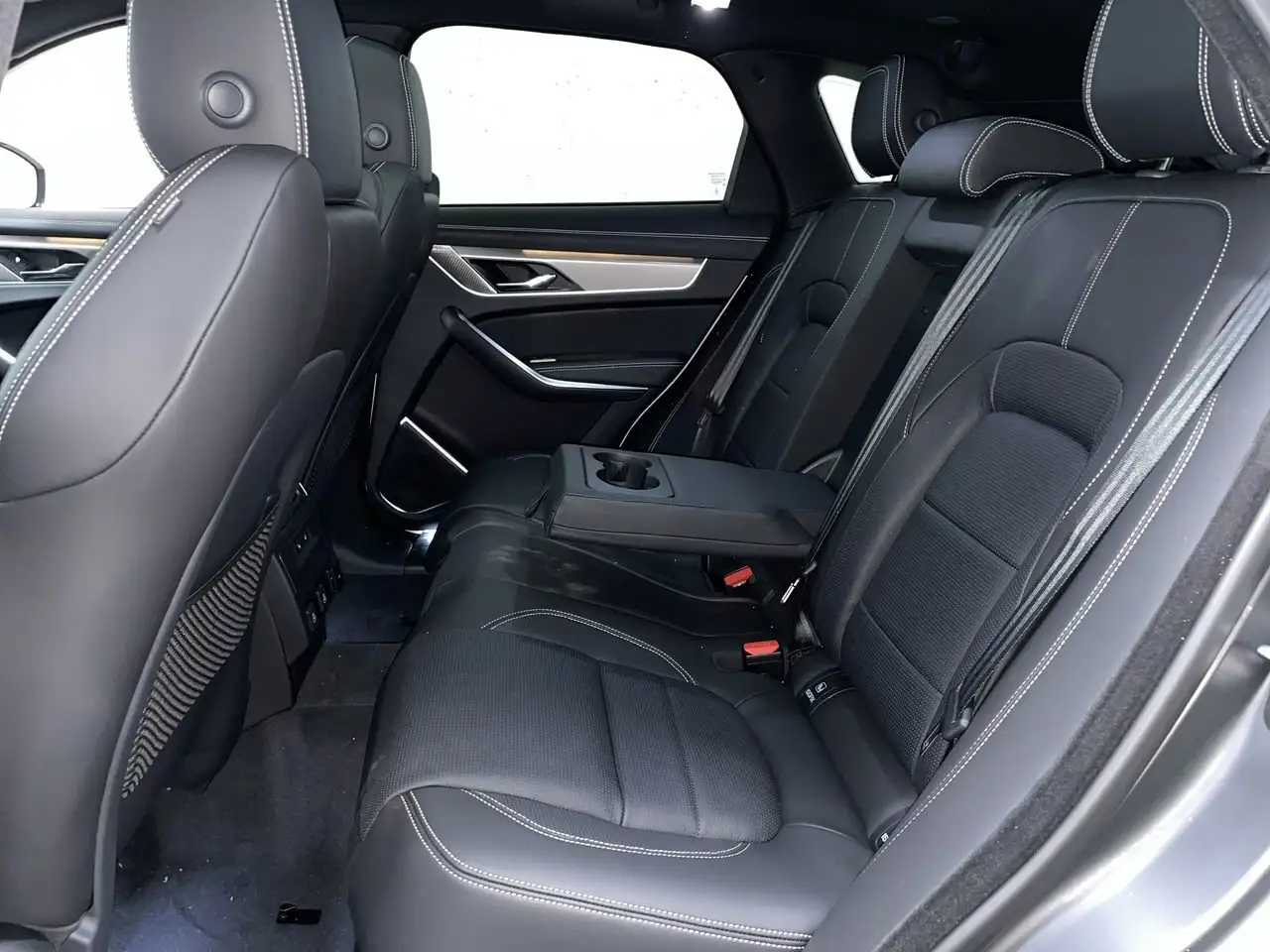 Jaguar F-Pace снимка Jaguar F-Pace