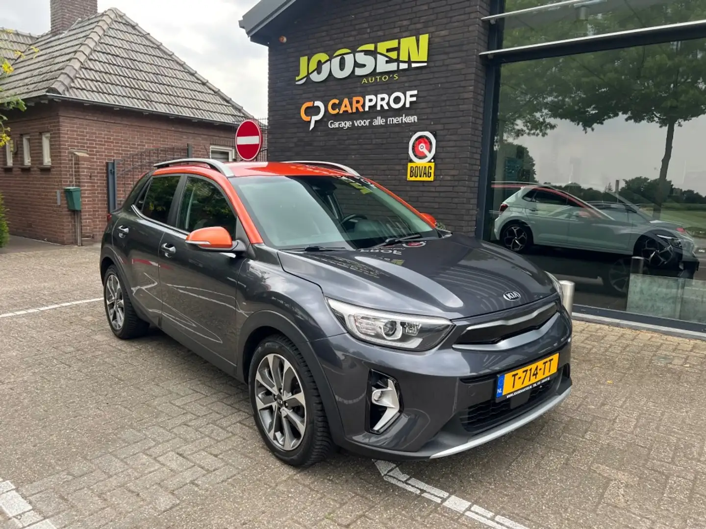 Kia Stonic 1.0 T-GDI EXEC.LINE Grijs - 1