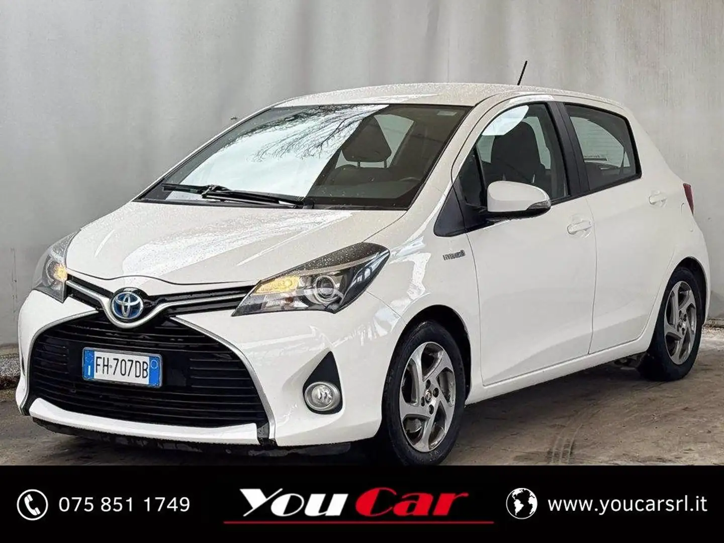 Toyota Yaris 5p 1.5h active my16 ok neopat. Bianco - 1