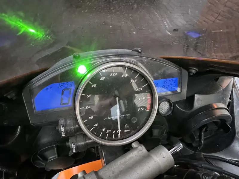 Yamaha YZF-R1 - foto 6