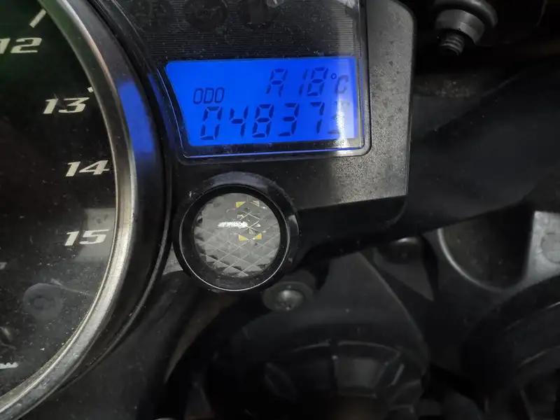 Yamaha YZF-R1 - foto 4