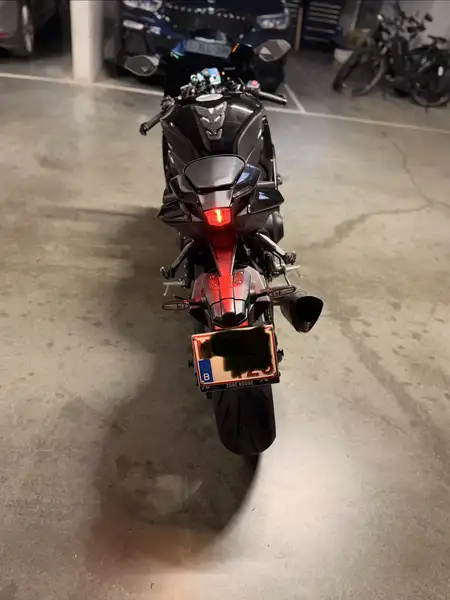 Yamaha YZF-R1