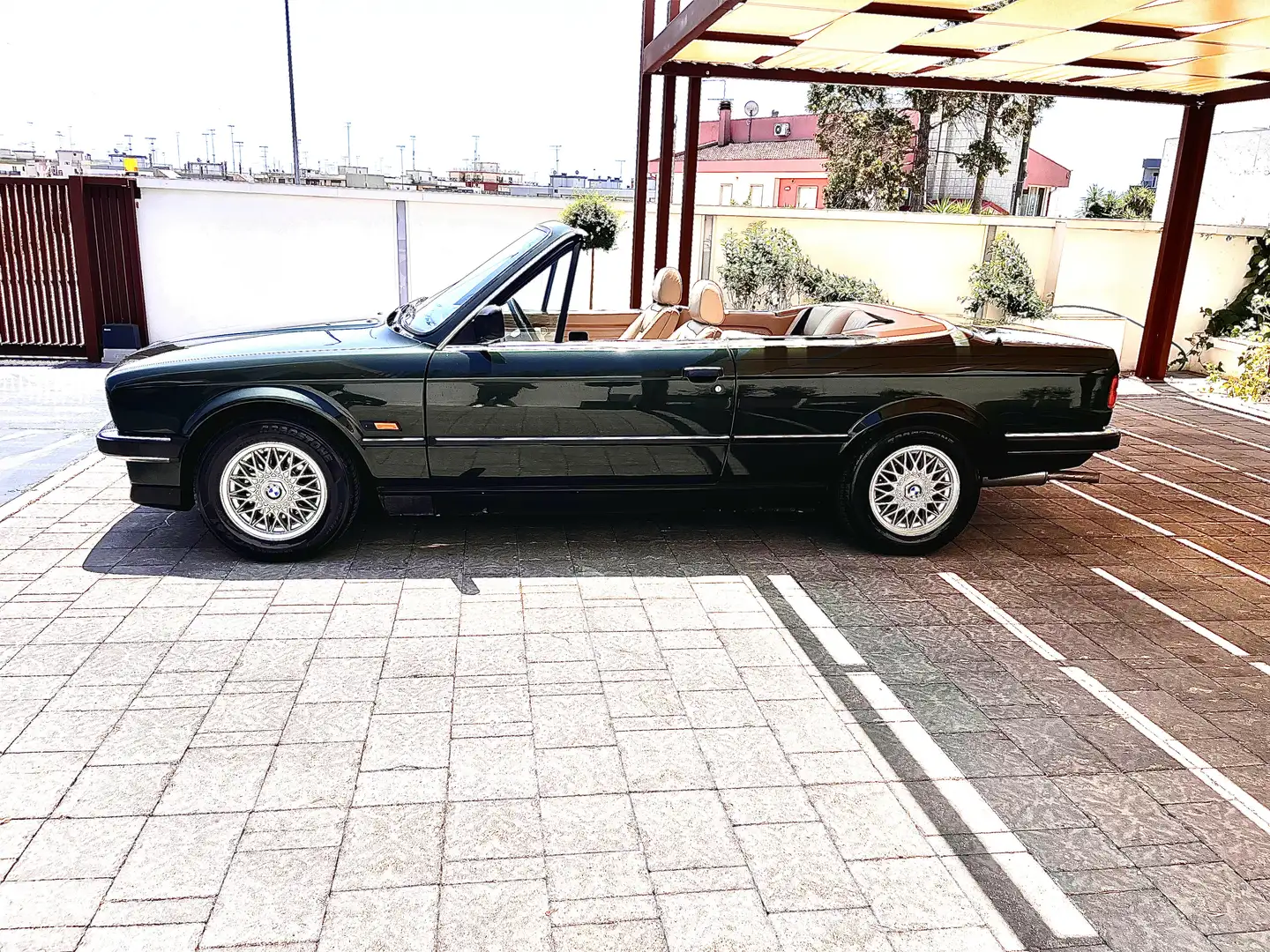 BMW 320 320i Cabrio L - 2