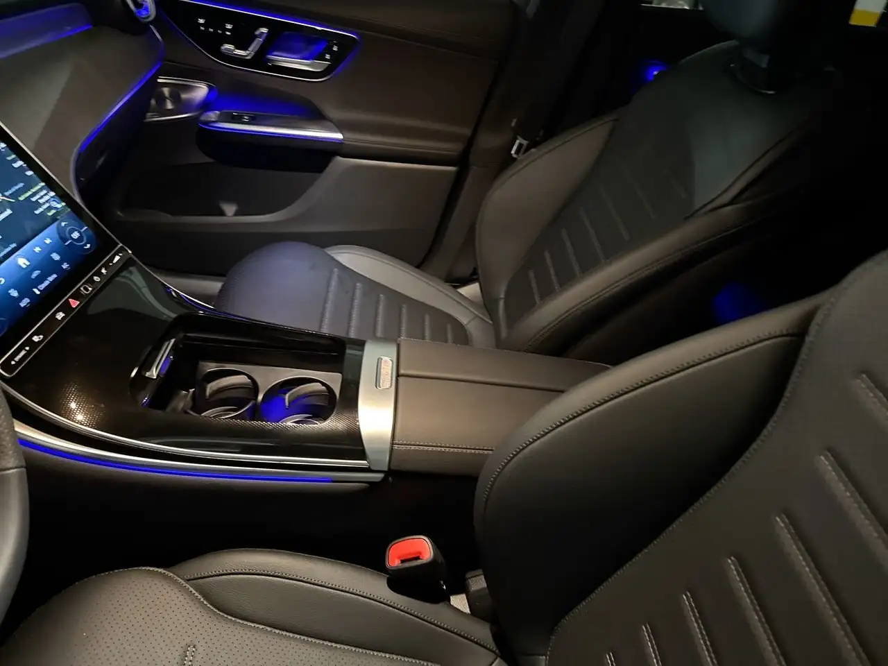 Mercedes-Benz GLC снимка Mercedes-Benz GLC
