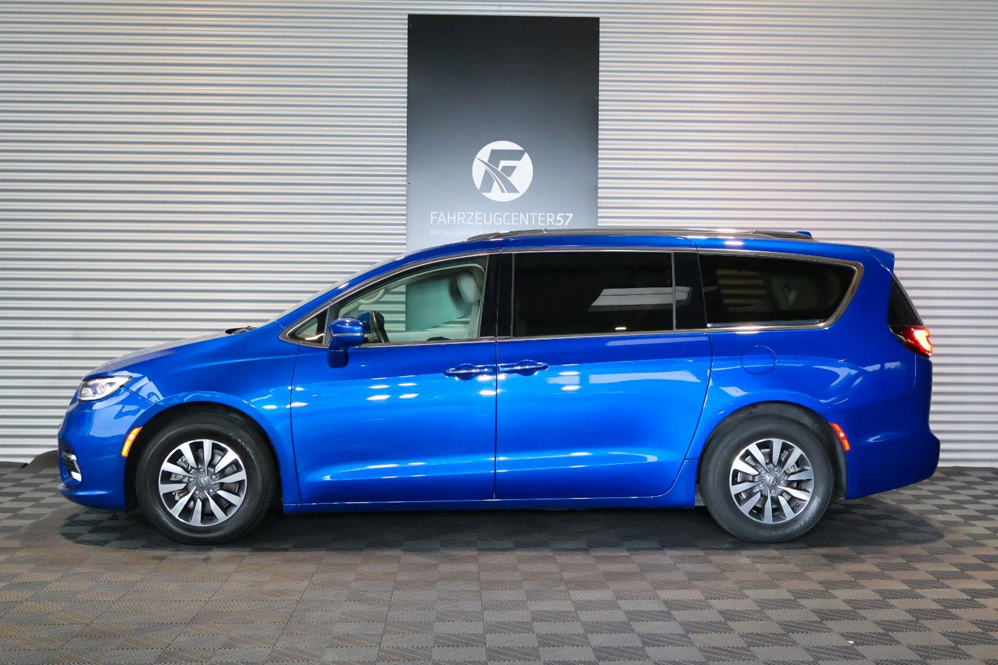 Chrysler Pacifica 3.6L V6 TOURING L /FWD/7-SITZER/KAMERA — photo 2