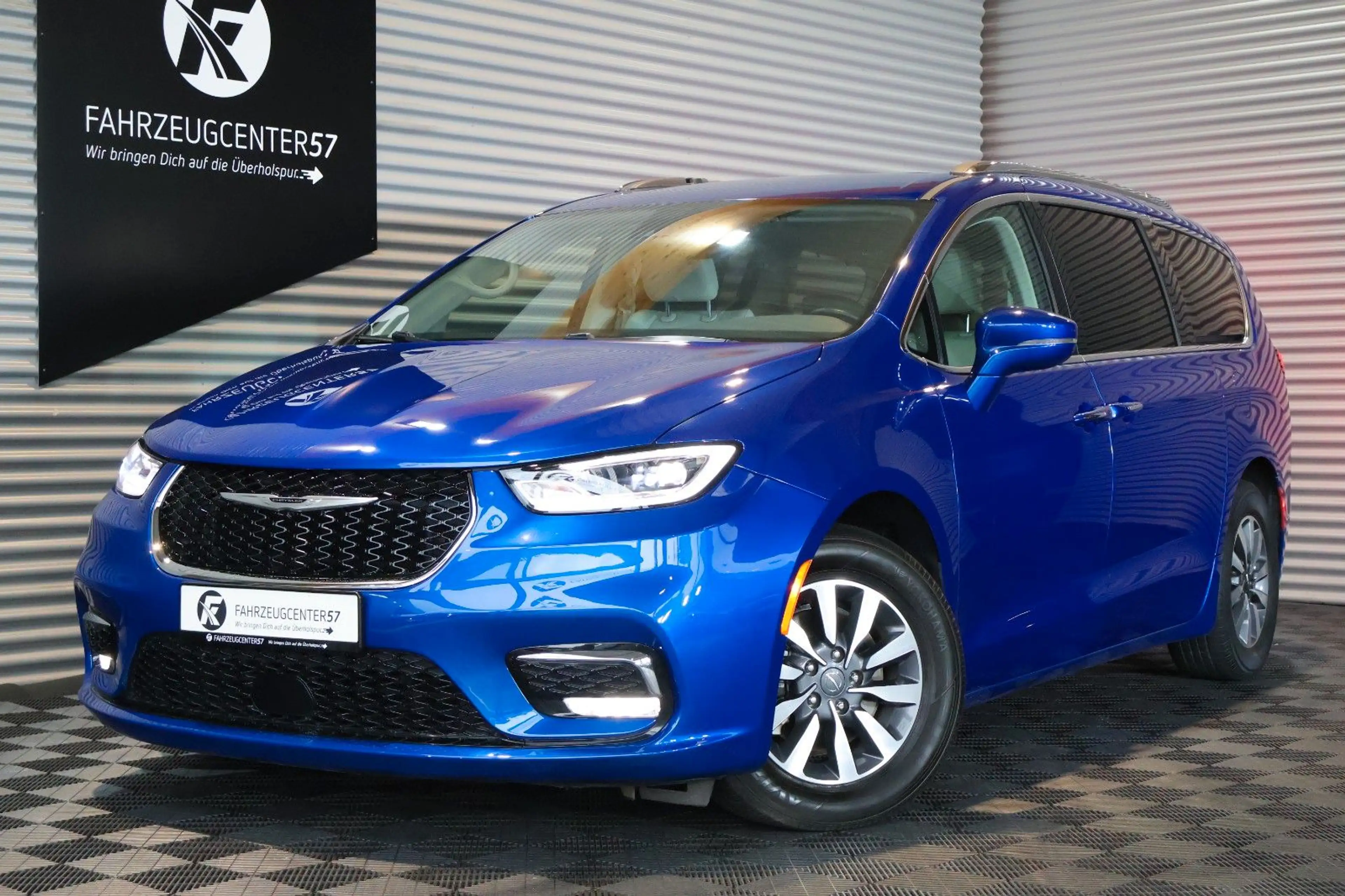 Chrysler Pacifica 3.6L V6 TOURING L /FWD/7-SITZER/KAMERA