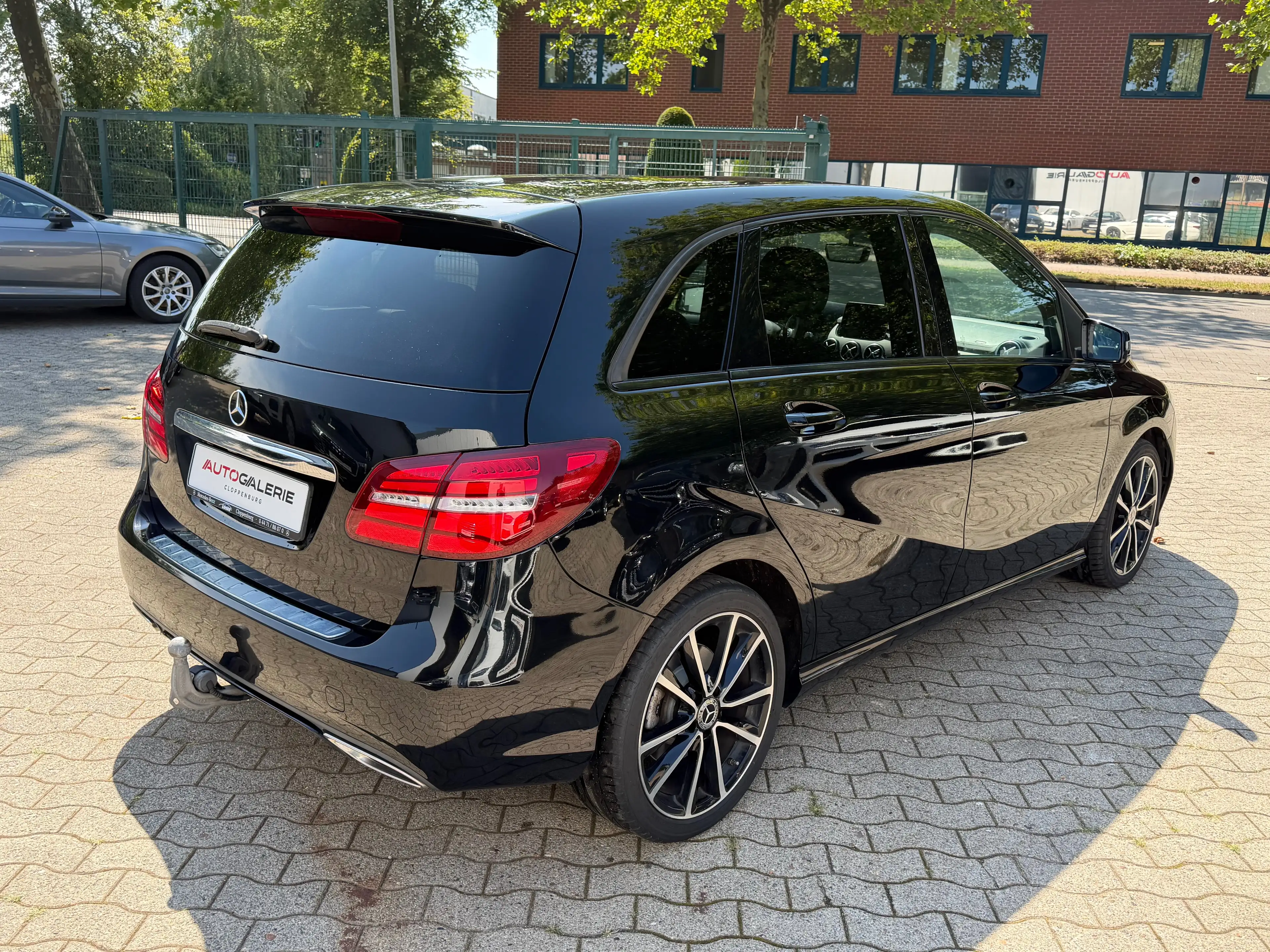 Mercedes-Benz B 220 d Automatik 4Matic "Urban" — photo 6