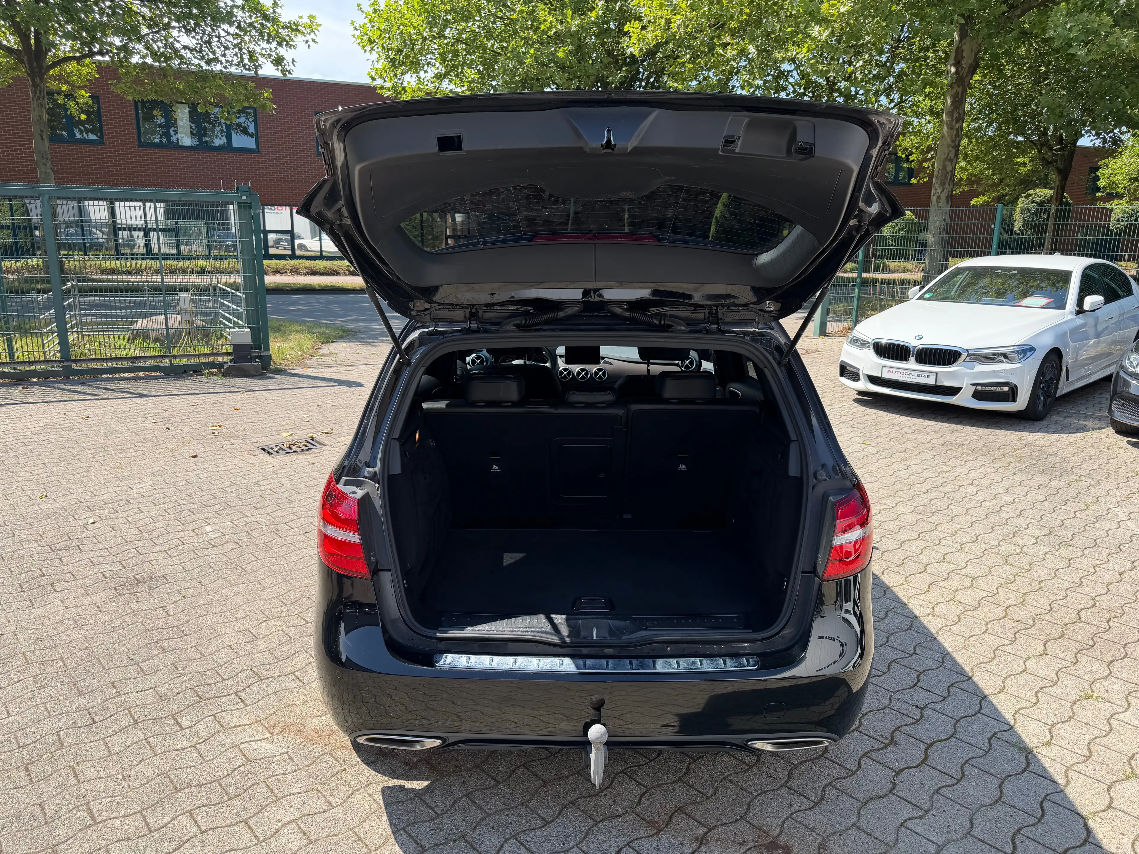 Mercedes-Benz B 220 d Automatik 4Matic "Urban" — photo 12