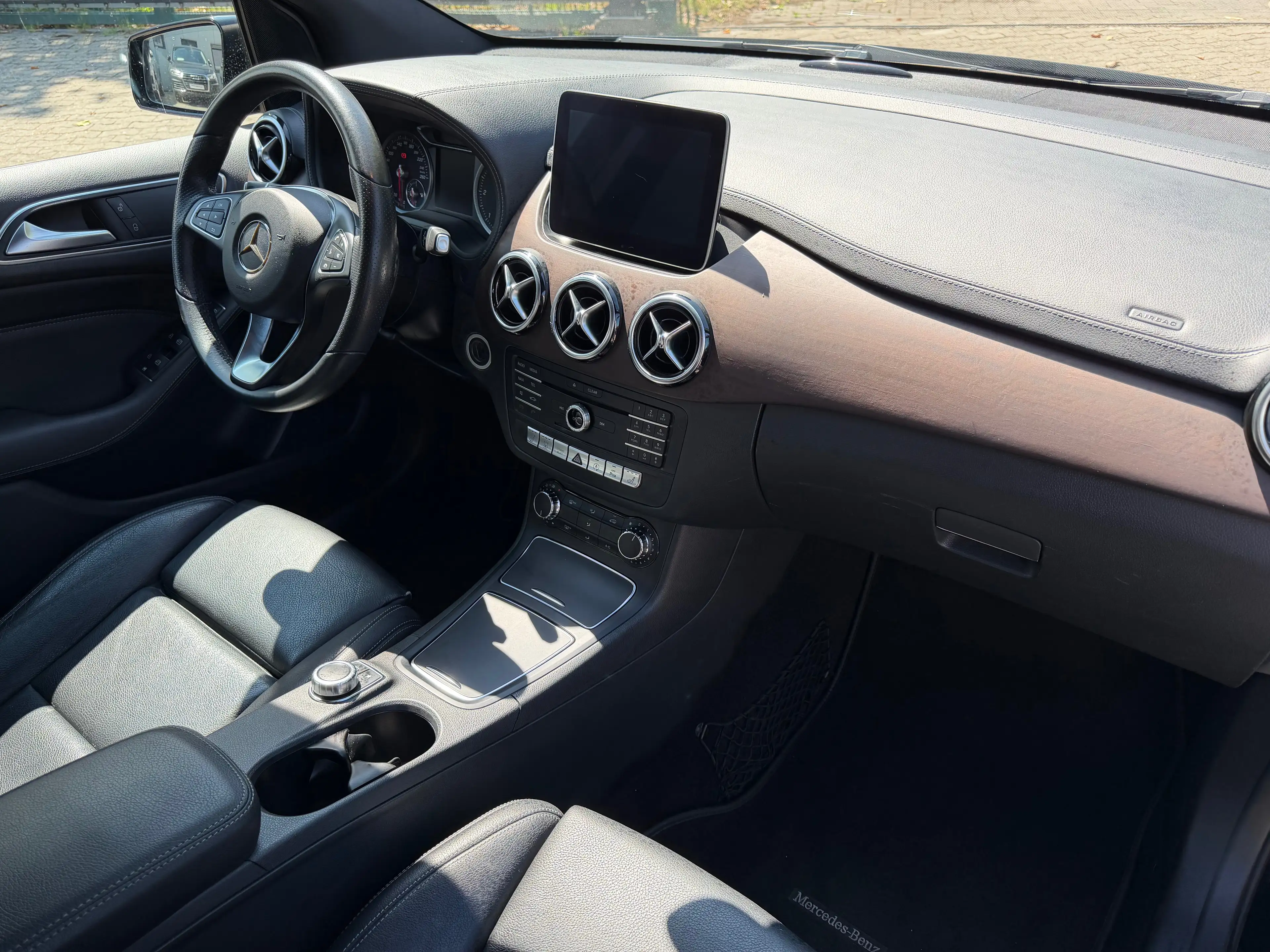 Mercedes-Benz B 220 d Automatik 4Matic "Urban" — photo 13