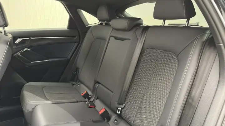 Audi Q3 Black line 35 TDI 2023, foto 73