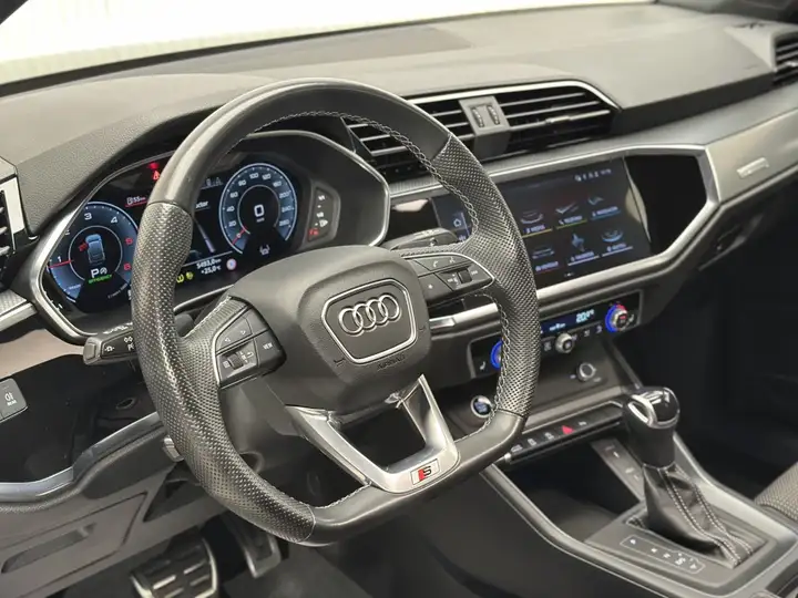 Audi Q3 Black line 35 TDI 2023, foto 64