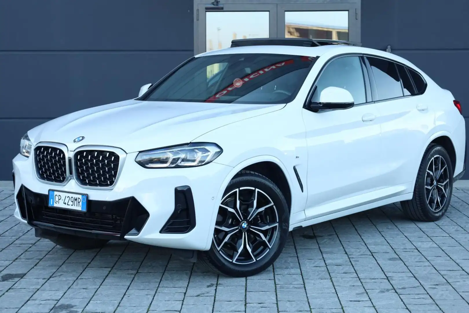 BMW X4 M Sport xDrive20i 48V Msport Bílá - 2