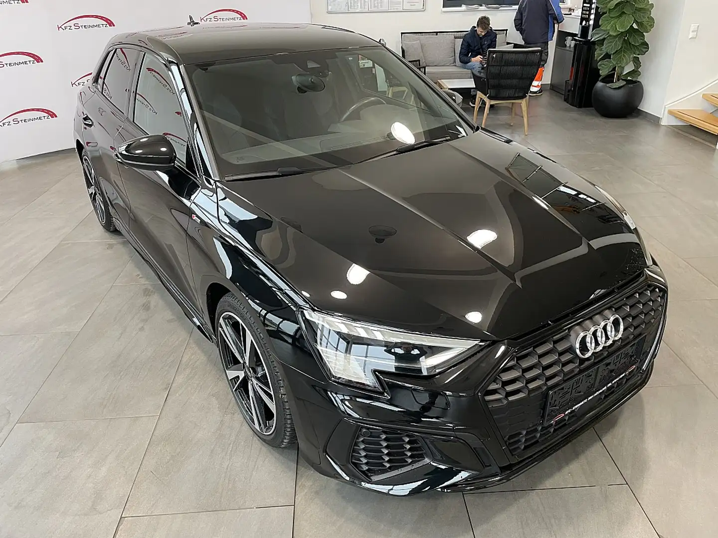 Audi A3 SB 35 TFSI 2xS-line Matrix, S-tronic Schwarz - 2