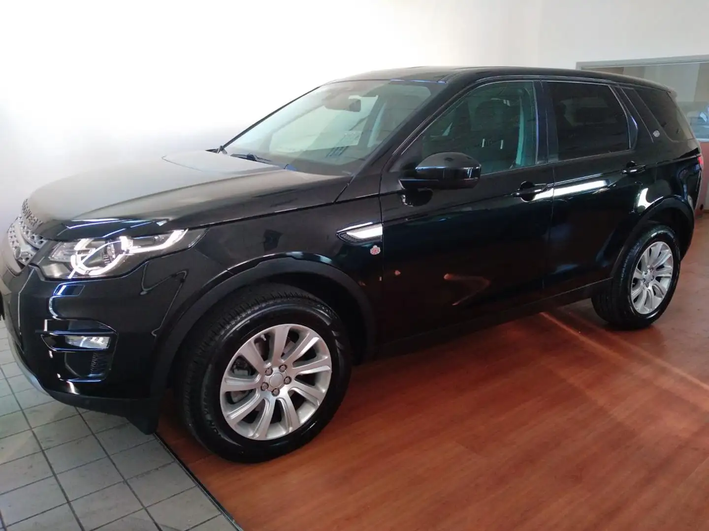 Land Rover Discovery Sport 2.0 TD4 180 CV HSE AWD Automatica Negro - 2