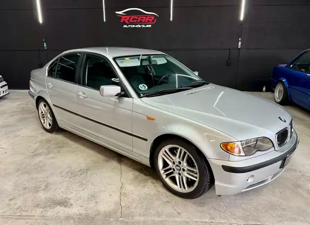 BMW 330 330i